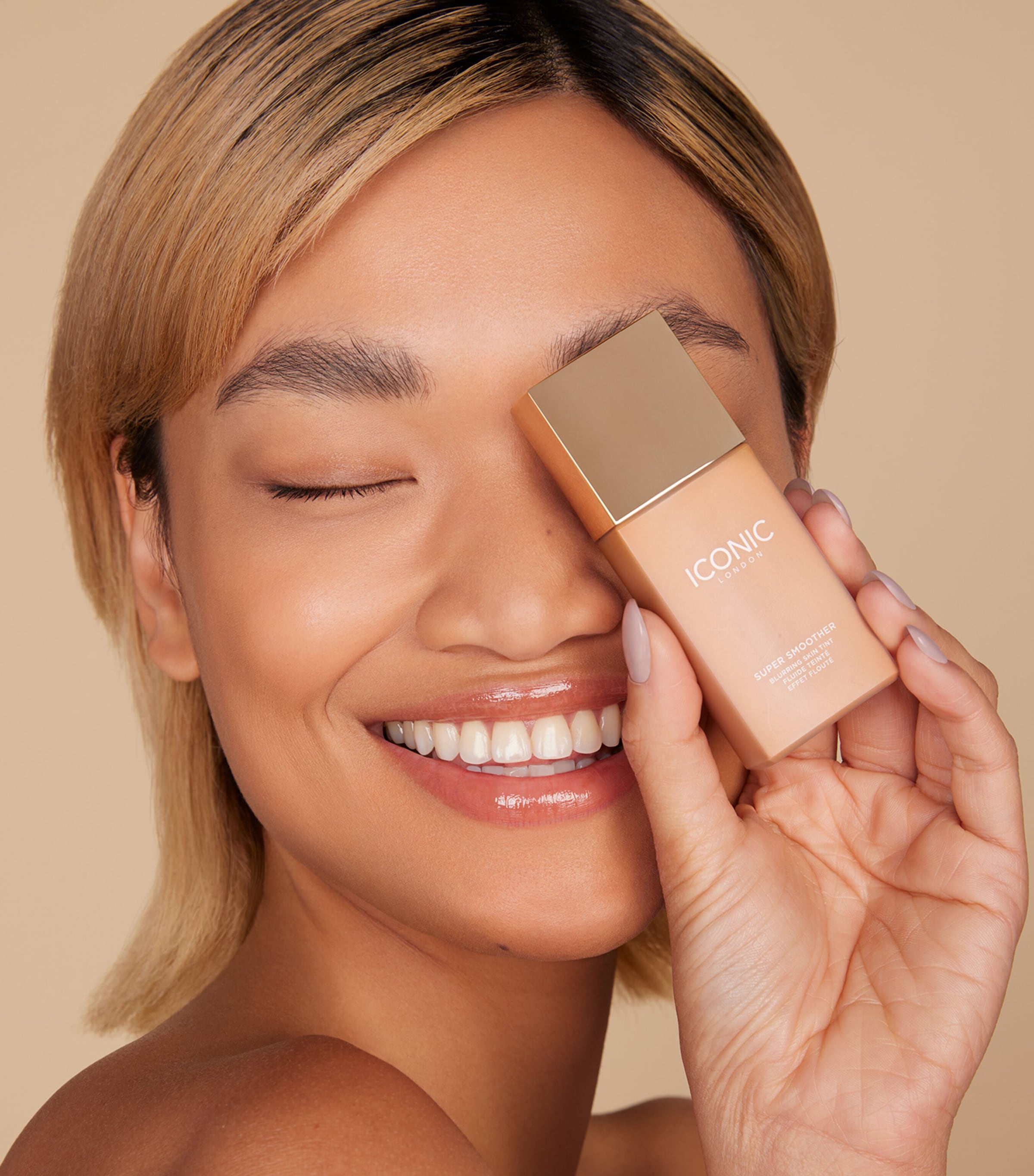 Super Smoother Blurring Skin Tint WARM MEDIUM Image 7