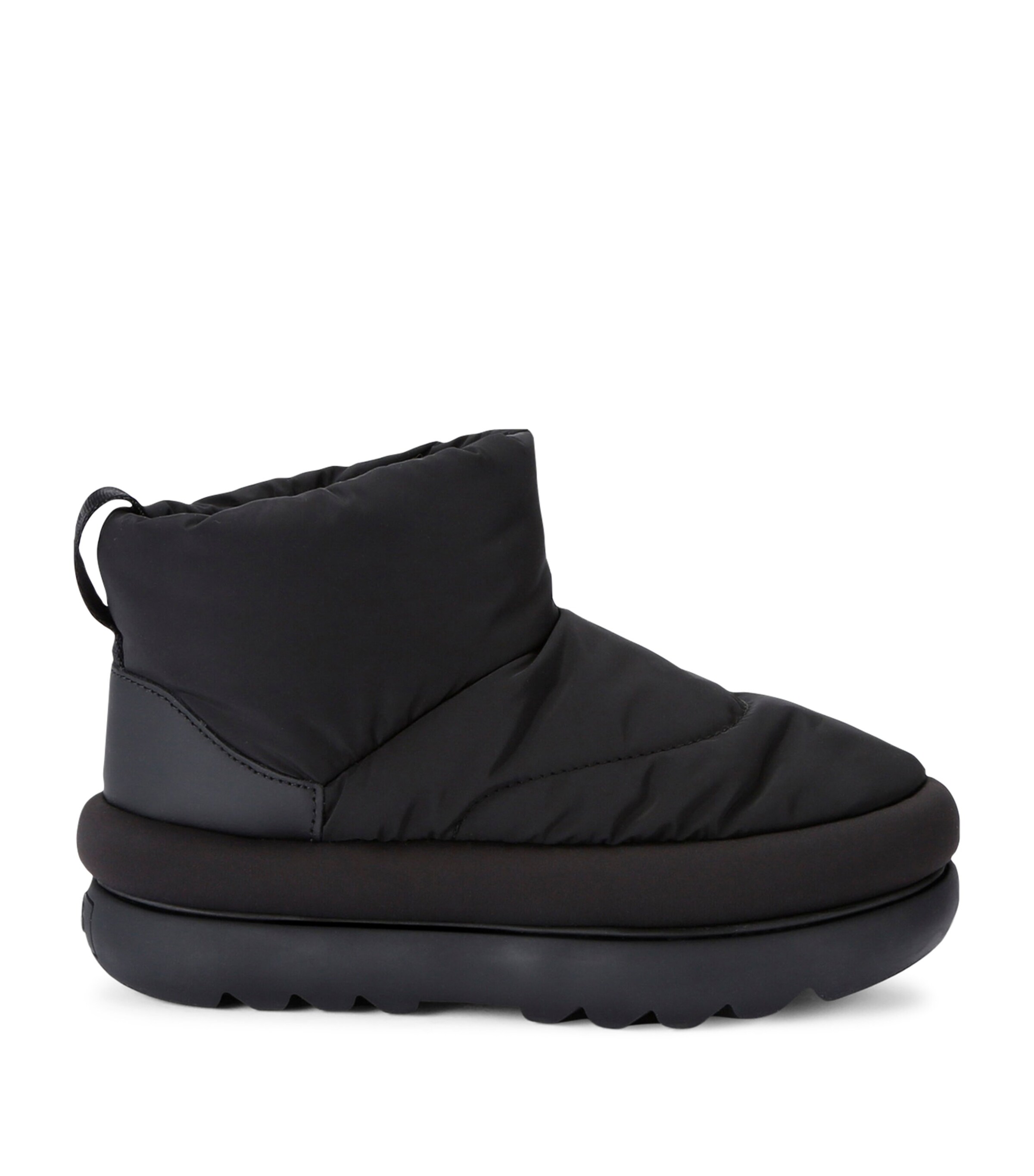 Ugg Classic Maxi Mini Boots In Black