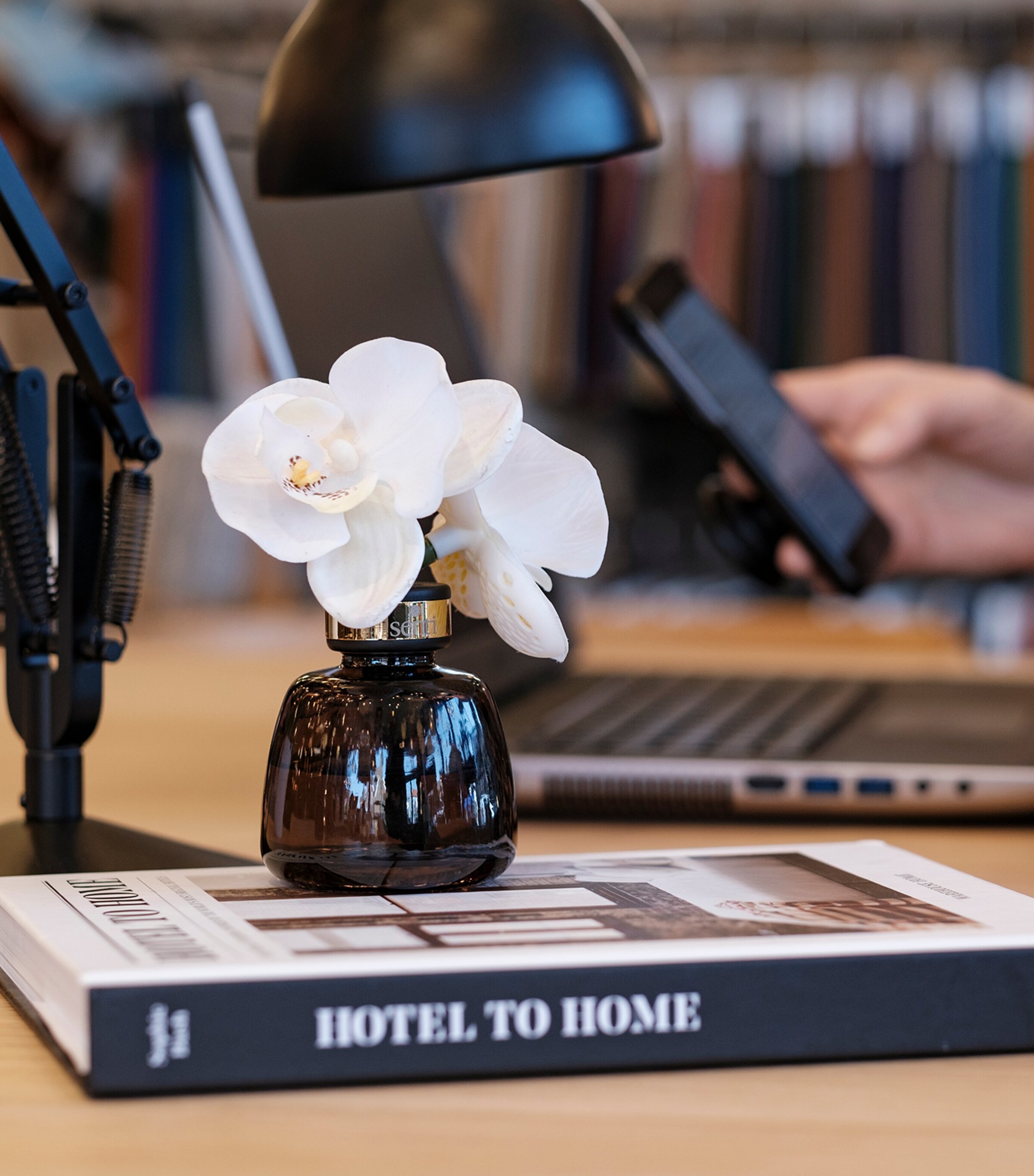 The Little Orchid Fig Diffuser (100ml) BRONZE Image 5