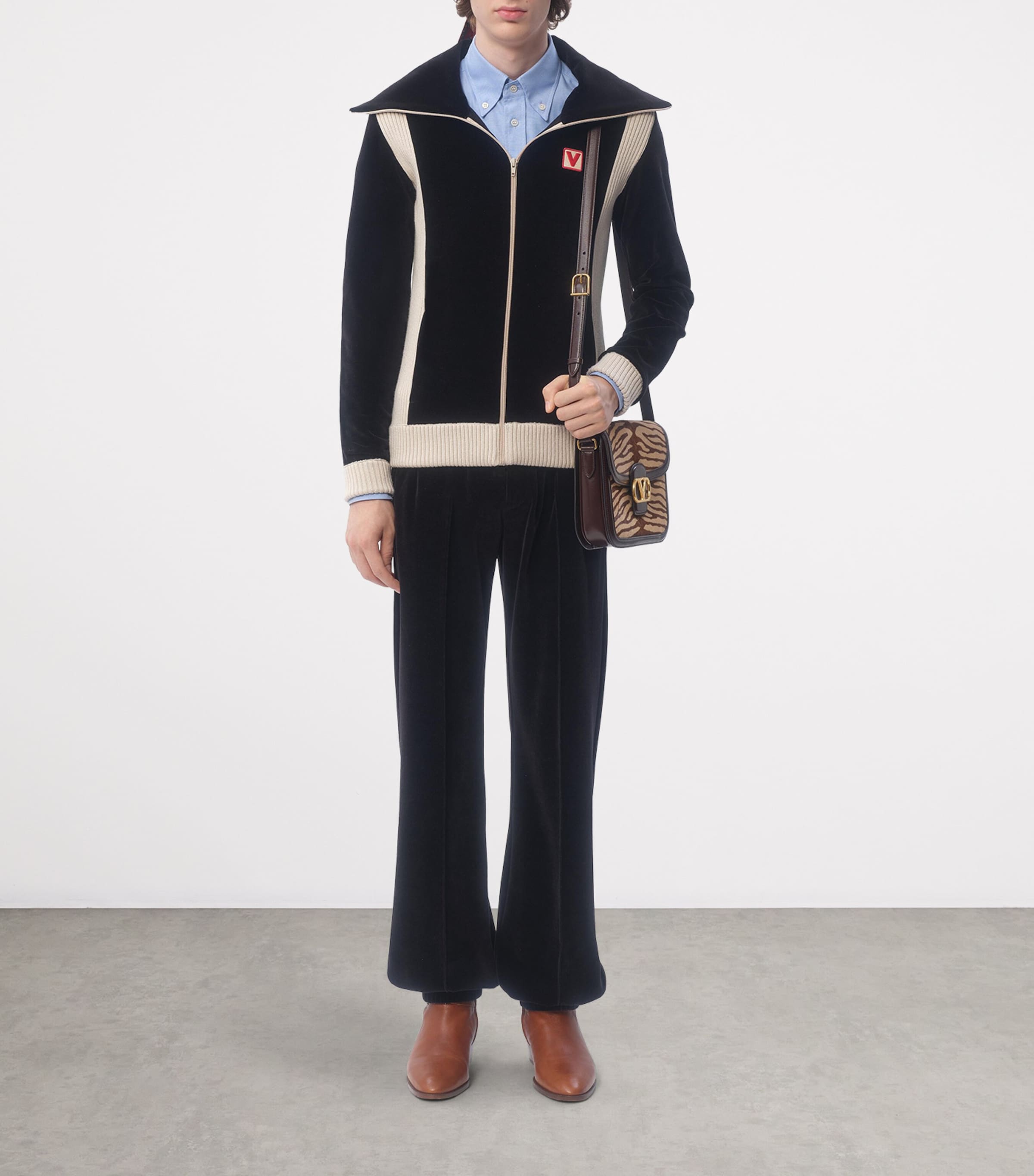 【関税&送料込】Valentino Garavani Chenille Sweatshirt With Valentino Chenille Chez Valentino Zip-Up Sweatshirt | Harrods US