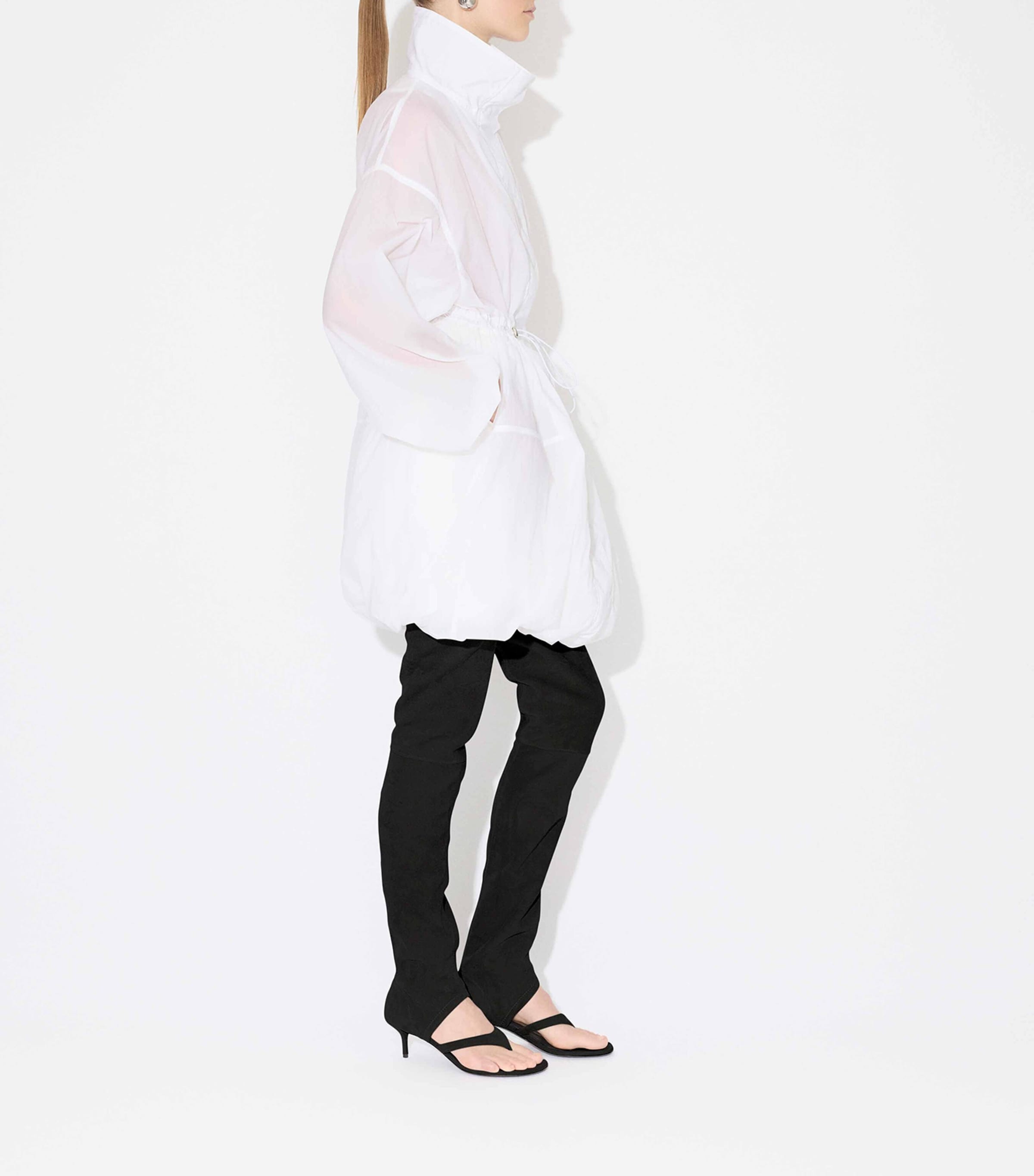 【関税込み】ALAIA ホワイト Soft Nylon Bubble ジャケット Alaïa Technical Nylon Bubble Parka | Harrods US