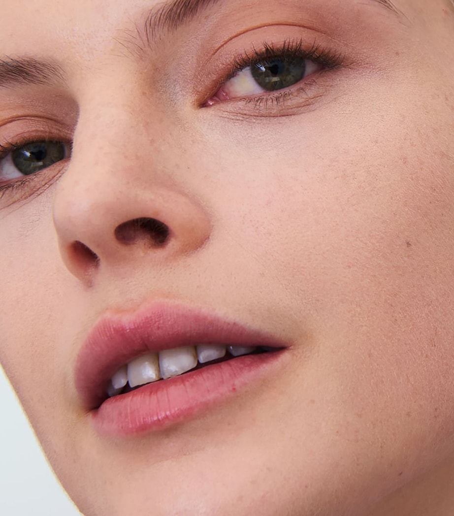 Clarins Skin Illusion All-in One-Concealer Image 4