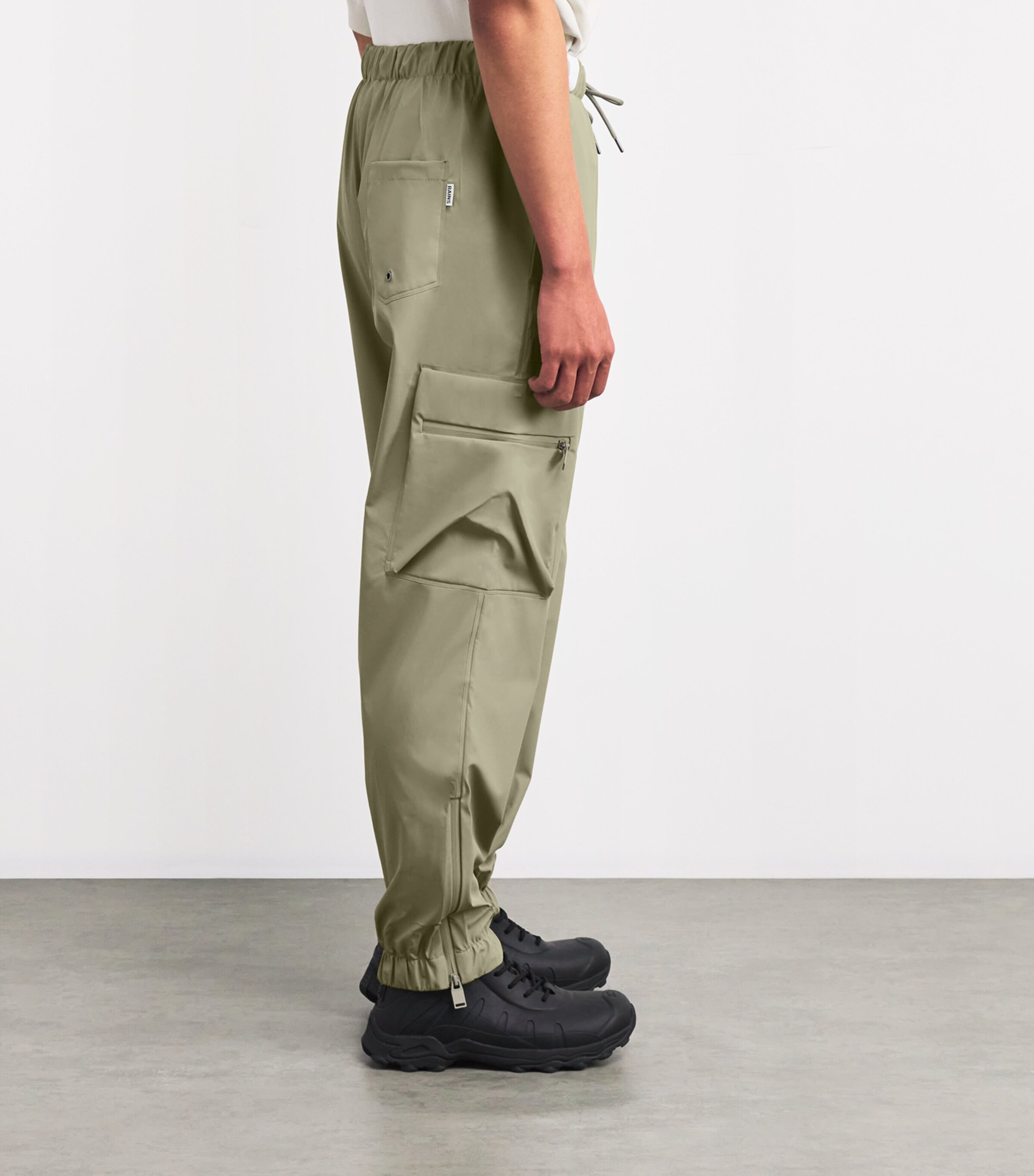 Rains Mens Waterproof Cargo Trousers Drift Image 4