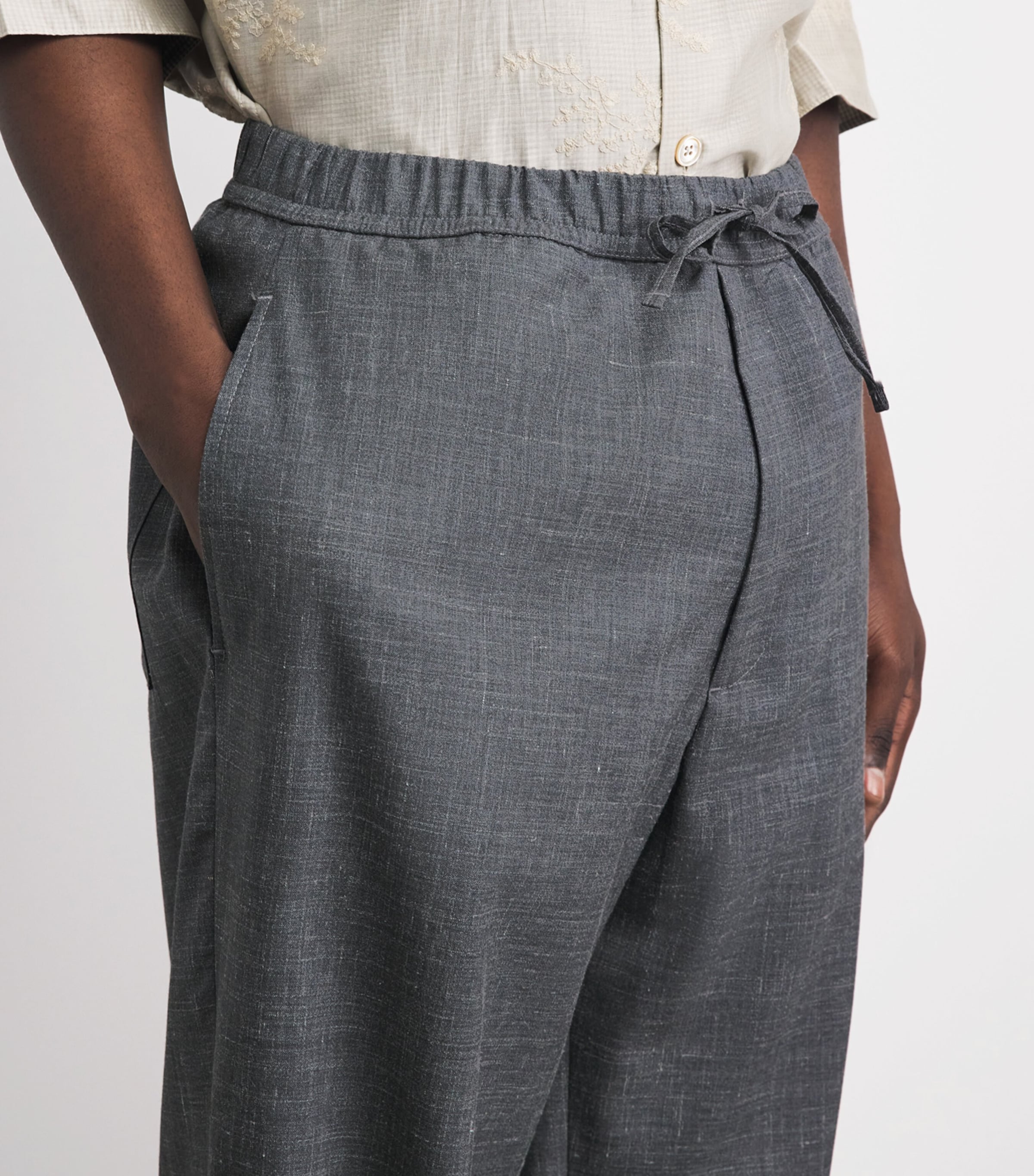 Officine Generale Mens Organic Cotton Drawstring Nilson Trousers Midgrey/ecru Image 3