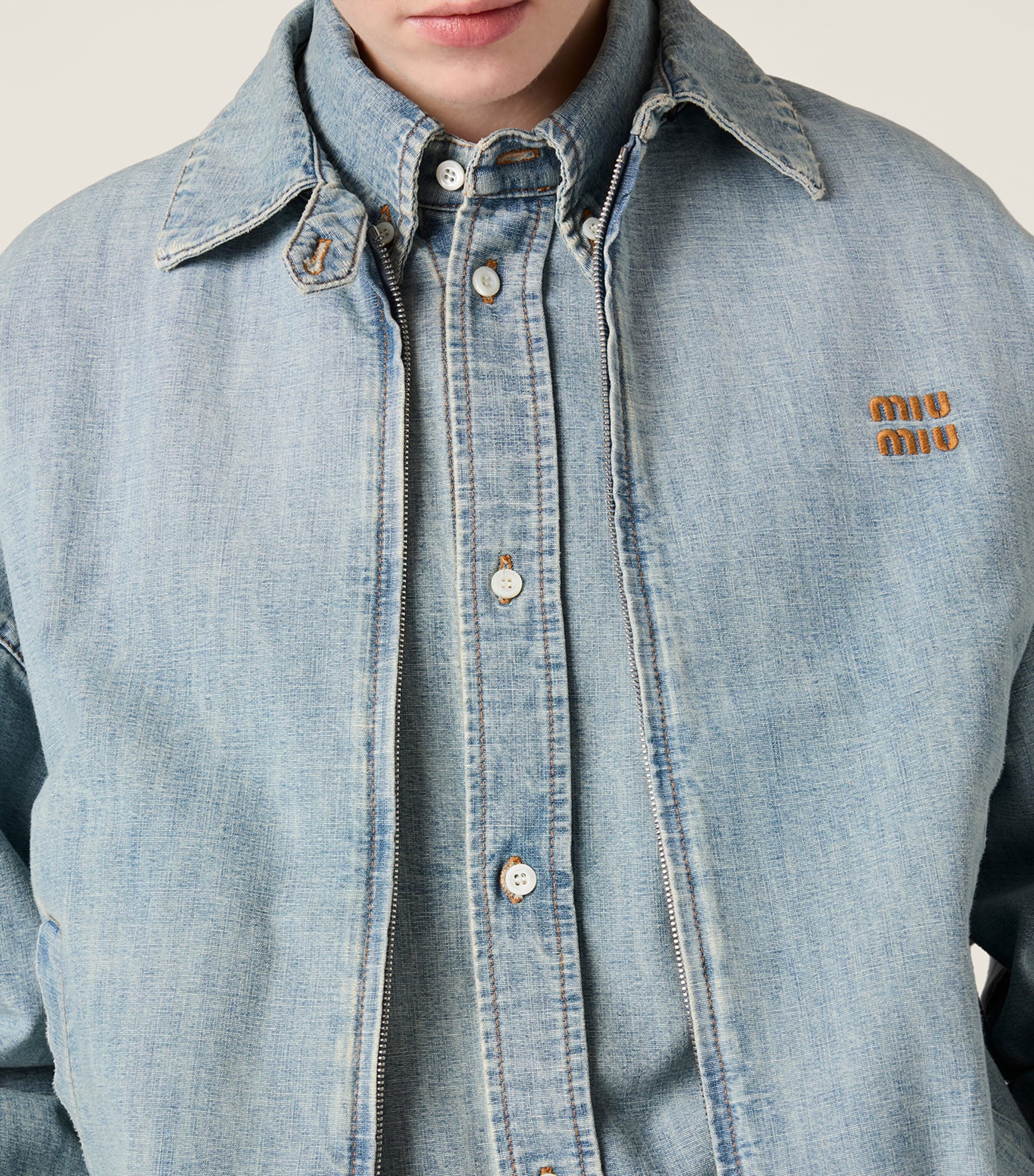 Chambray Denim Jacket F0076 Image 4
