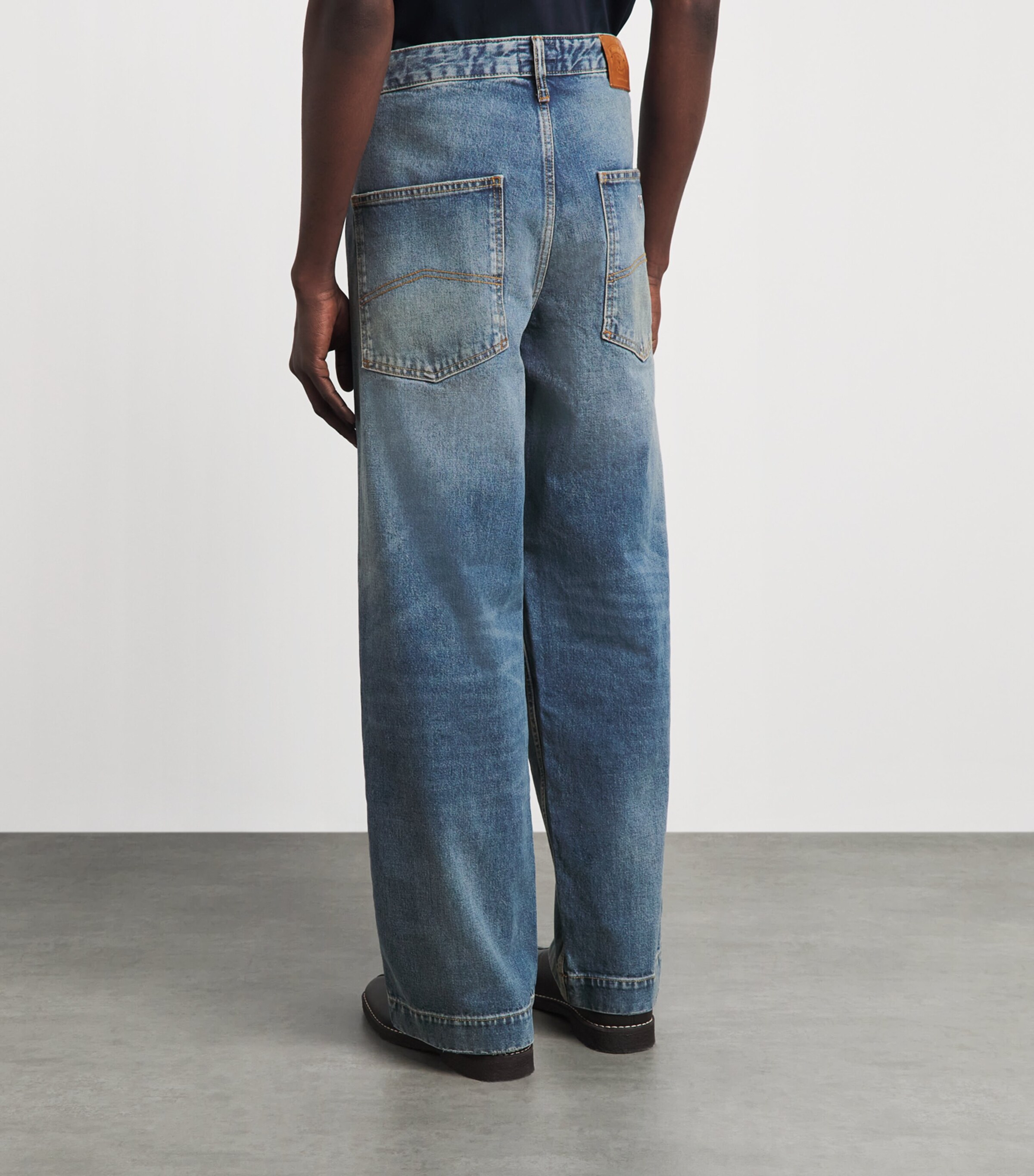 Emporio Armani Blue J90 Wide-Leg Jeans | Harrods ES