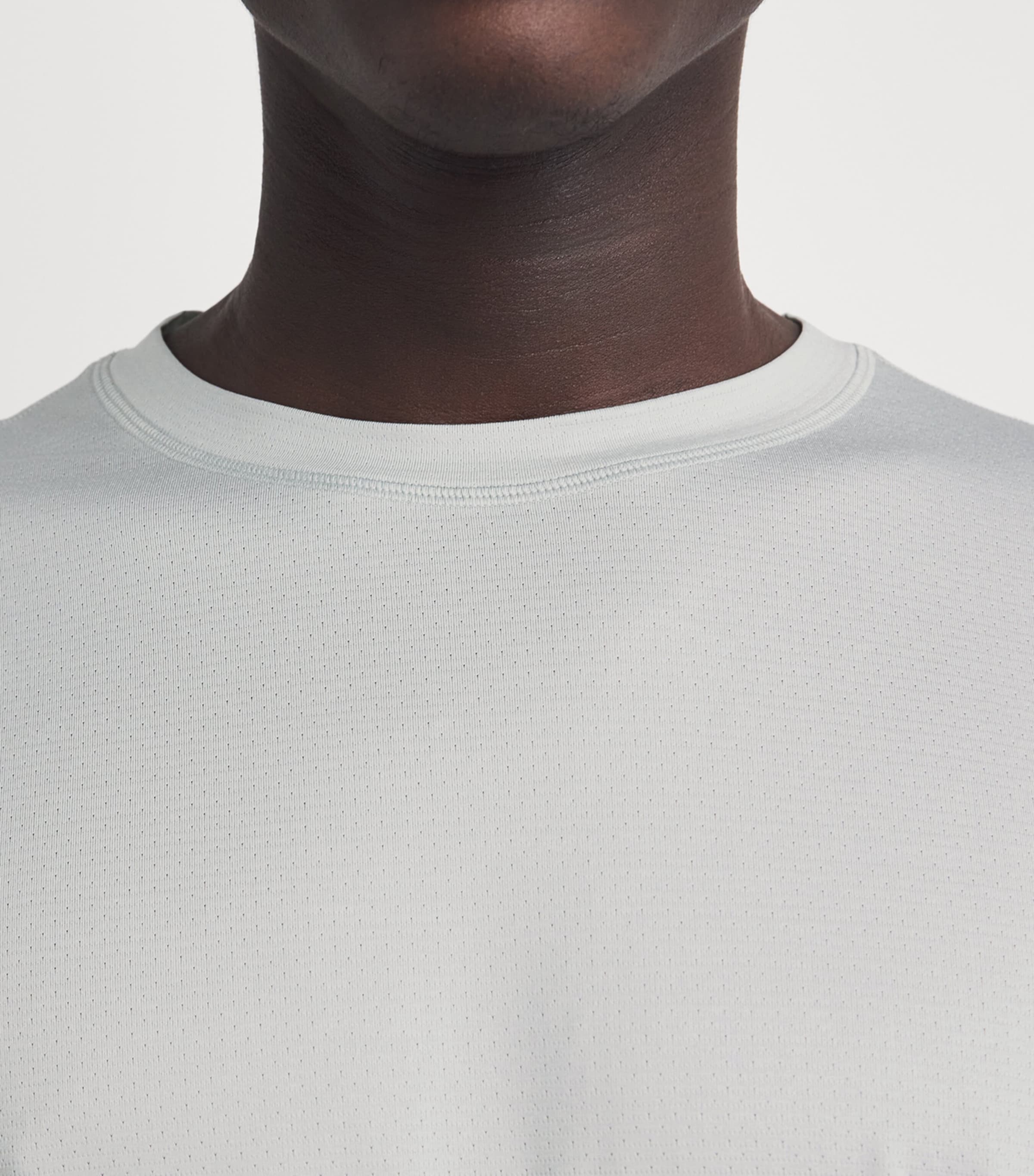 VUORI Mens Tradewind Performance 2.0 T-Shirt Hgy Sky Grey Heather Image 3