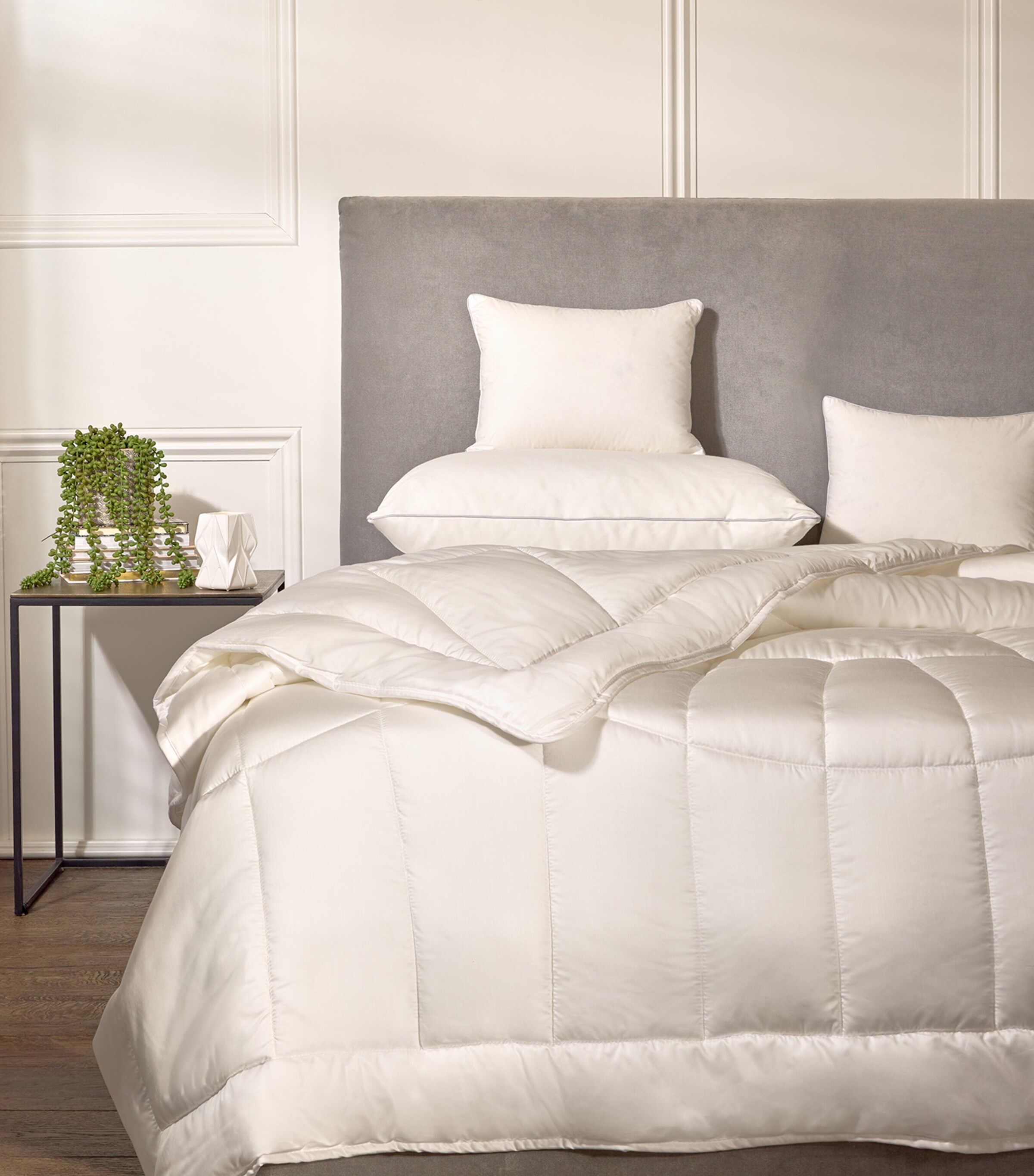 Down Travel Pillow with Cover (30cm x 40cm) WHITE Image 4