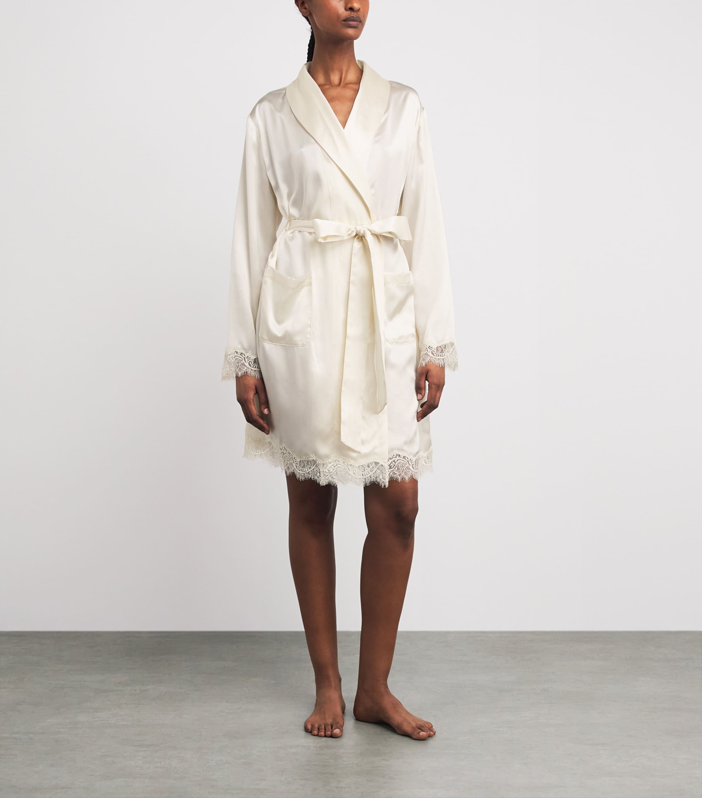 Harrods Womens Silk Lace-Trim Short Night Robe Ivory Image 2