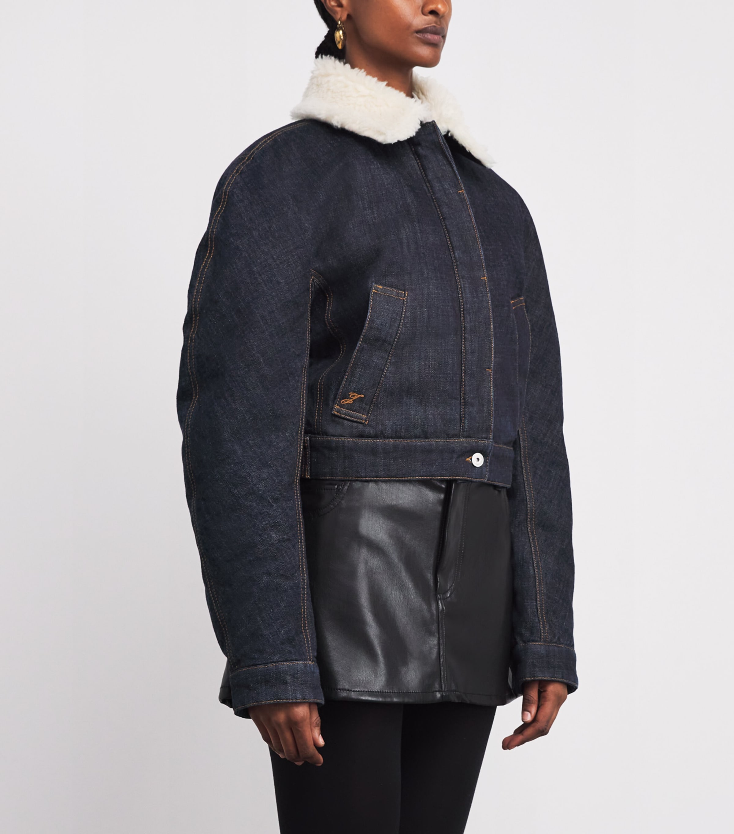 Jacquemus Womens Shearling-Trim Denim Bomber Jacket Dark Navy Image 3