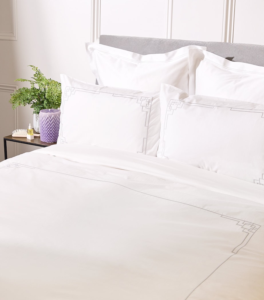 Walverden Super King Duvet Cover Set (260cm x 220cm) WHITE Image 3