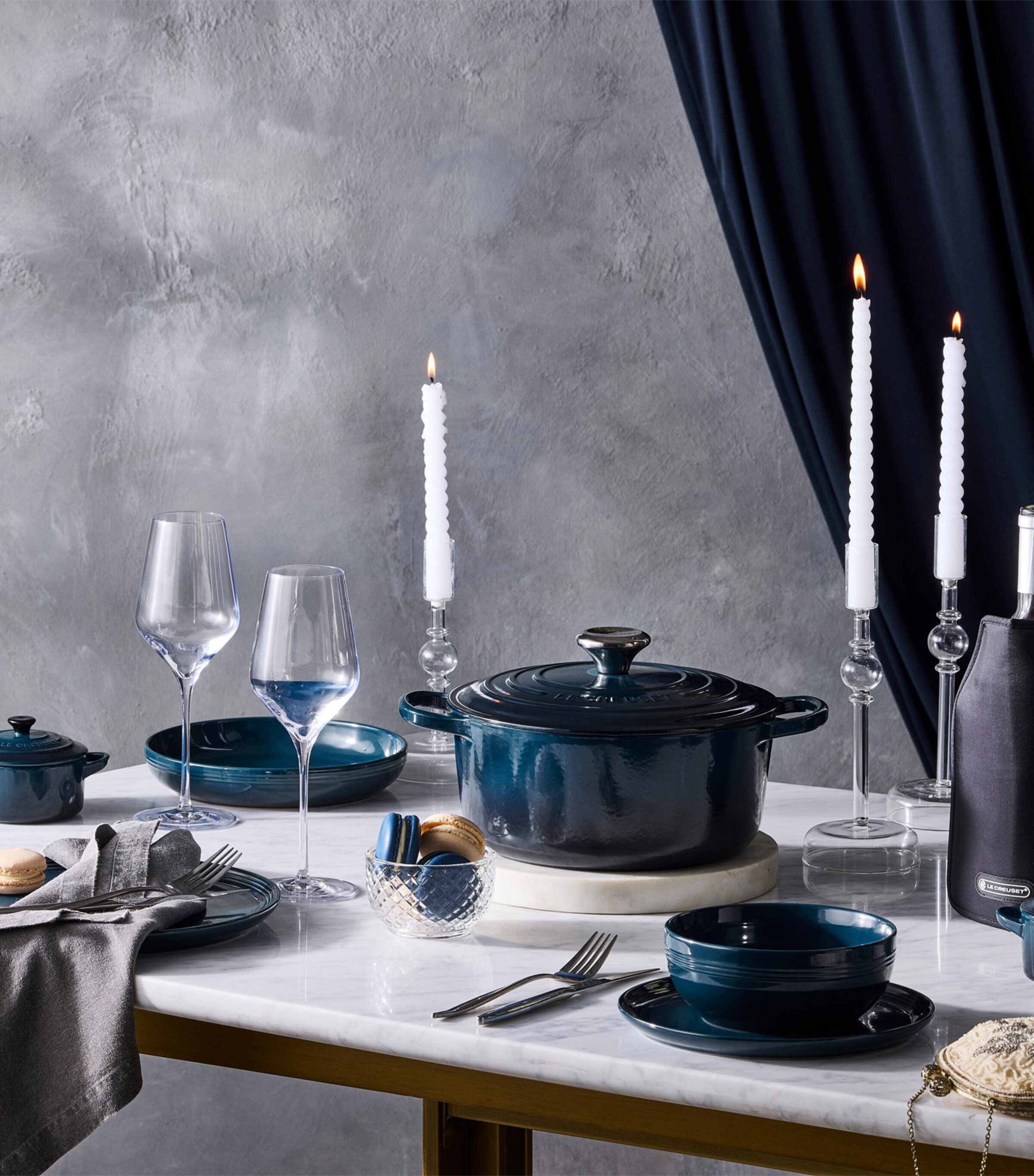 Enamelled Cast Iron Round Casserole Dish (20cm) BLUE Image 7