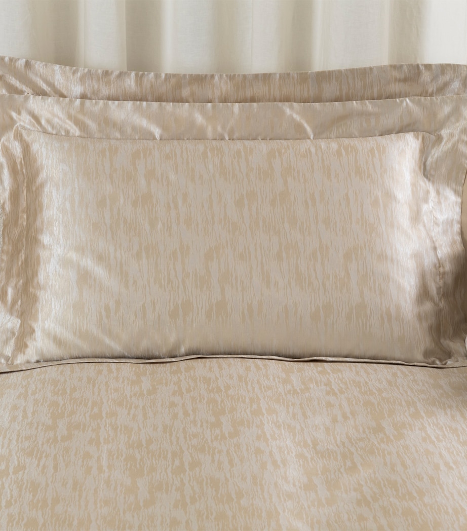 Frette Silk Luxury Sway Oxford Pillowcase (51cm x 71cm) Milk/golden B Image 1