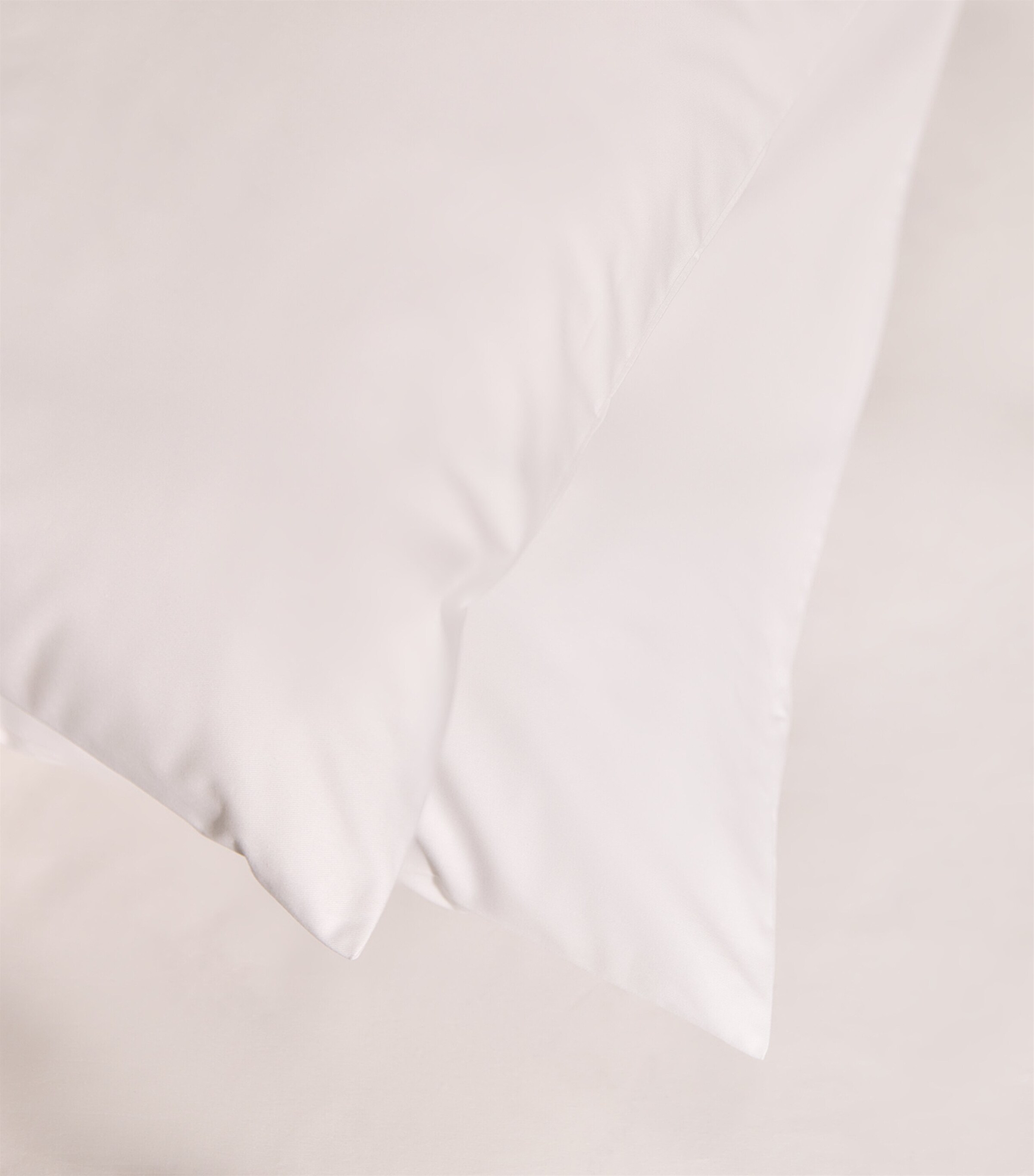 Dust Mite Pillowcase Protector Pair (50cm x 70cm) WHITE Image 5