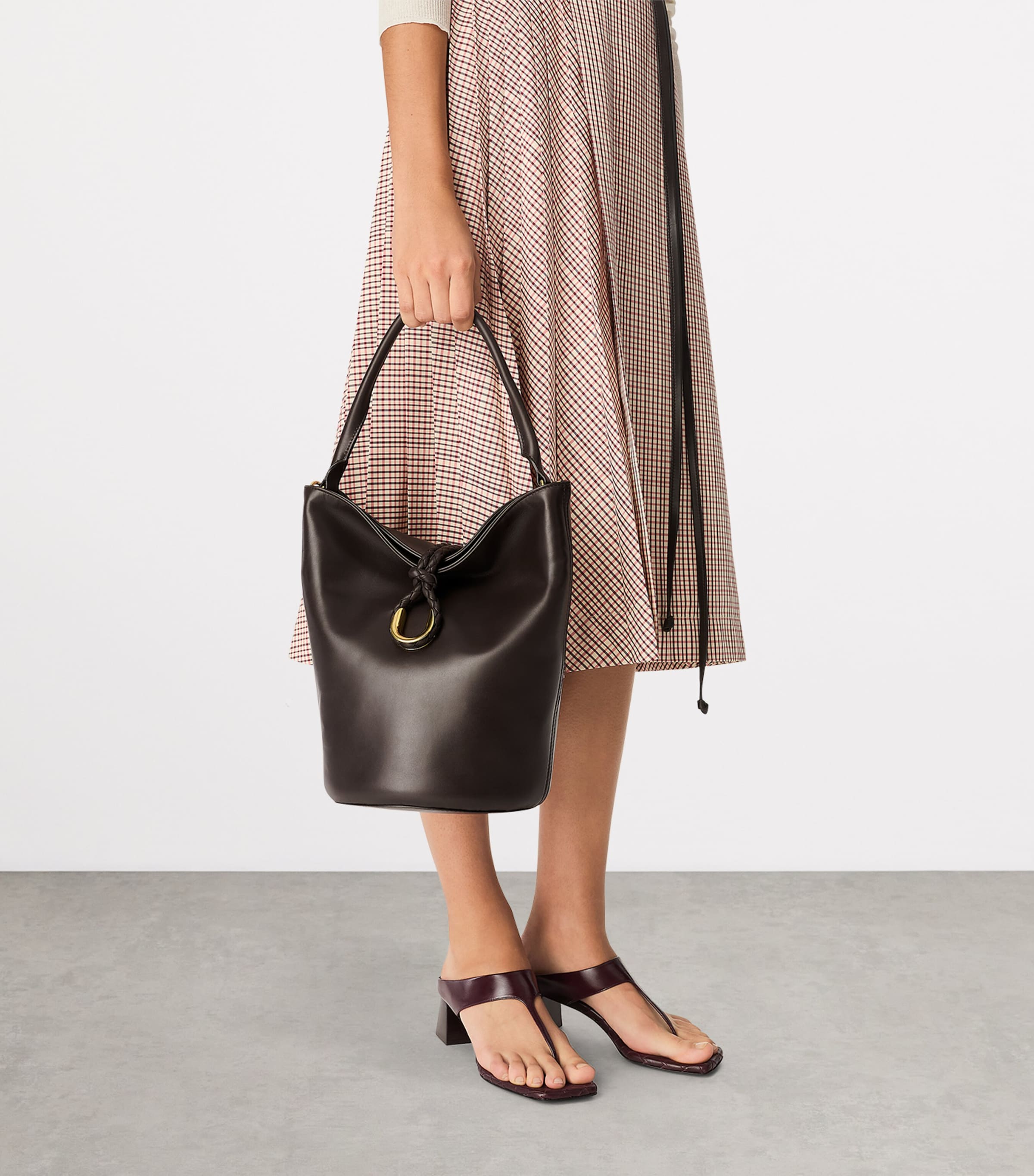 Leather Liberta Bucket Bag 2190 Image 5