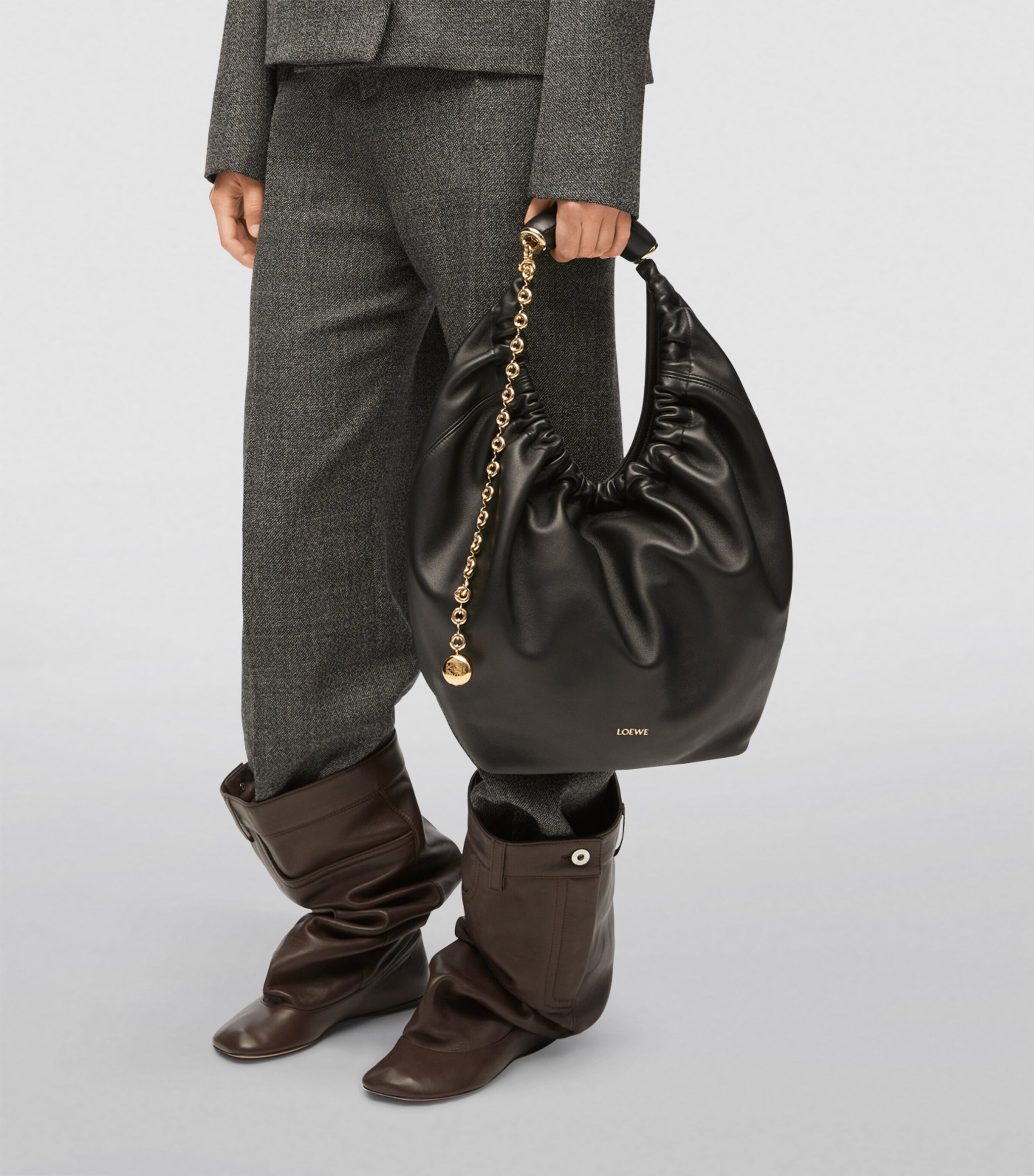 Medium Leather Squeeze Top-Handle Bag BLACK Image 10