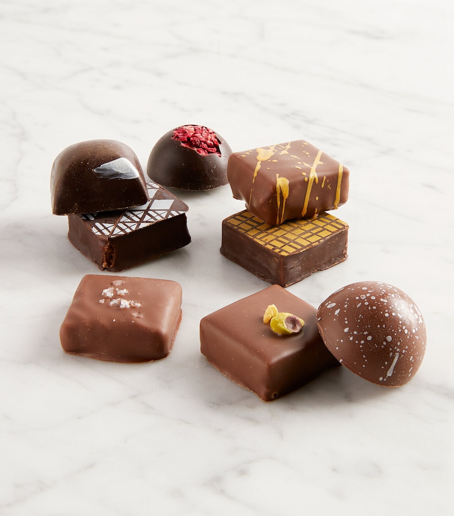 Harrods 16-Piece Classic Chocolate Collection (130g) Image 2