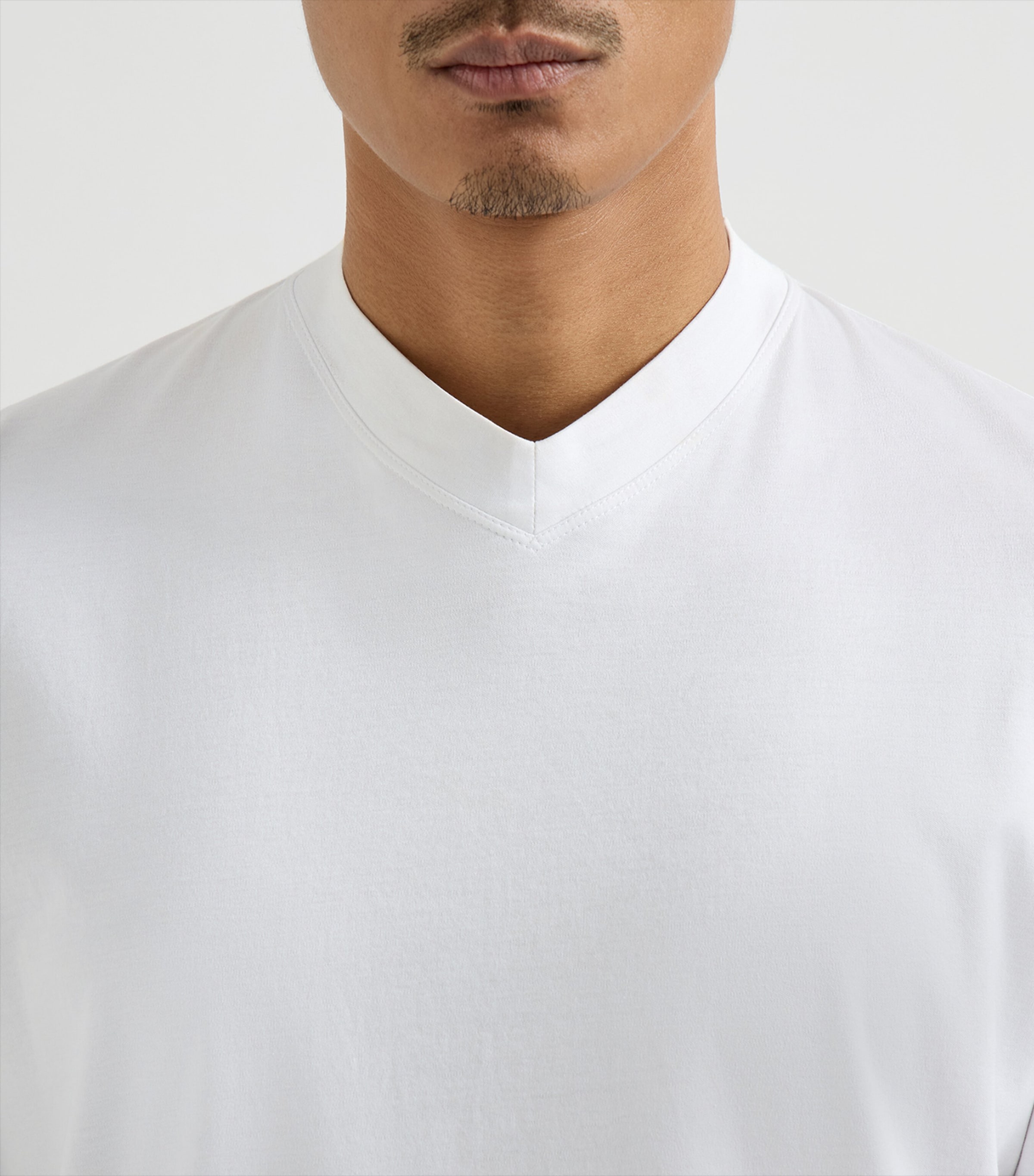 Brunello Cucinelli Mens Cotton V-Neck T-Shirt Image 6