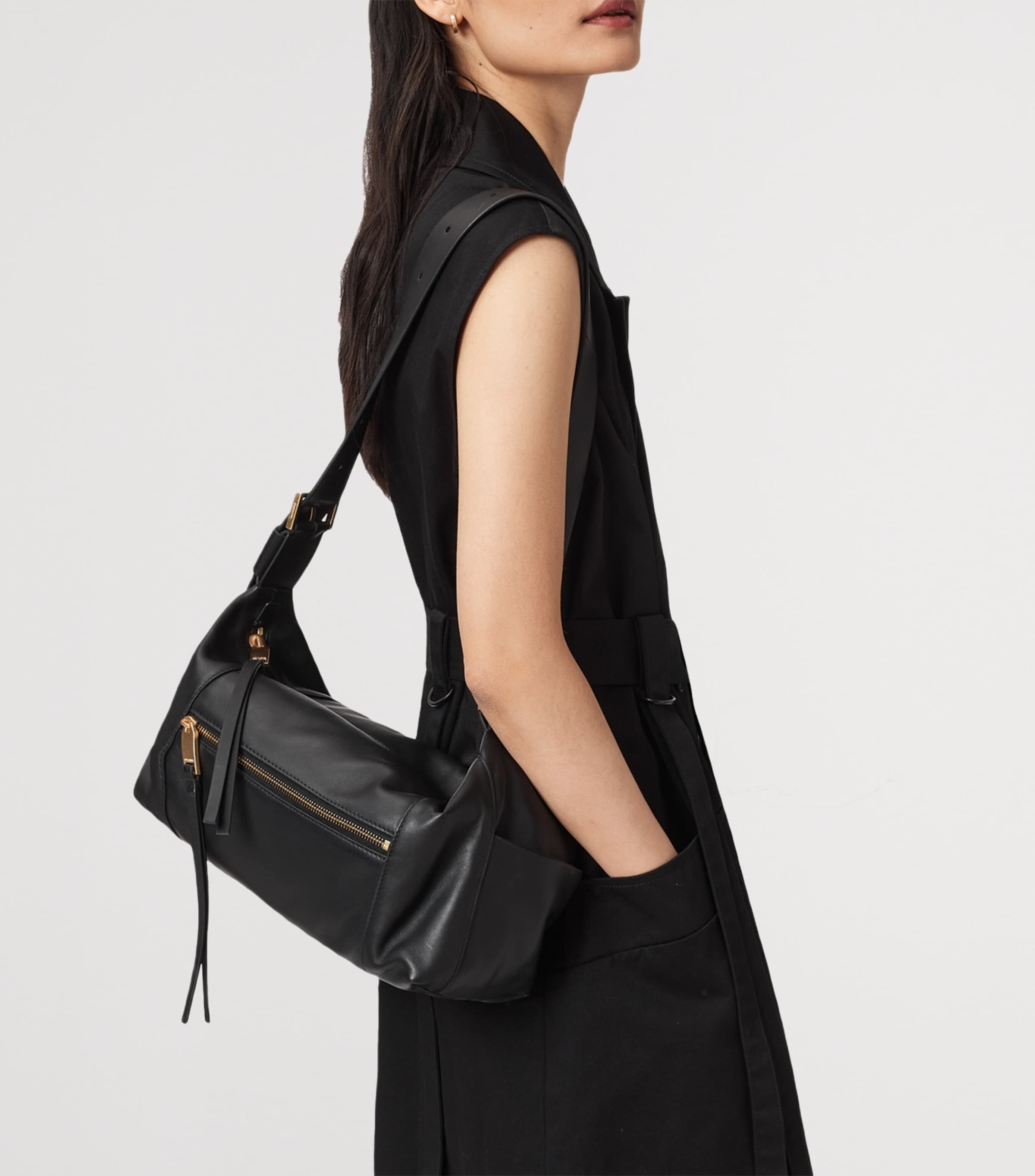Leather Vega Shoulder Bag BLACK Image 6