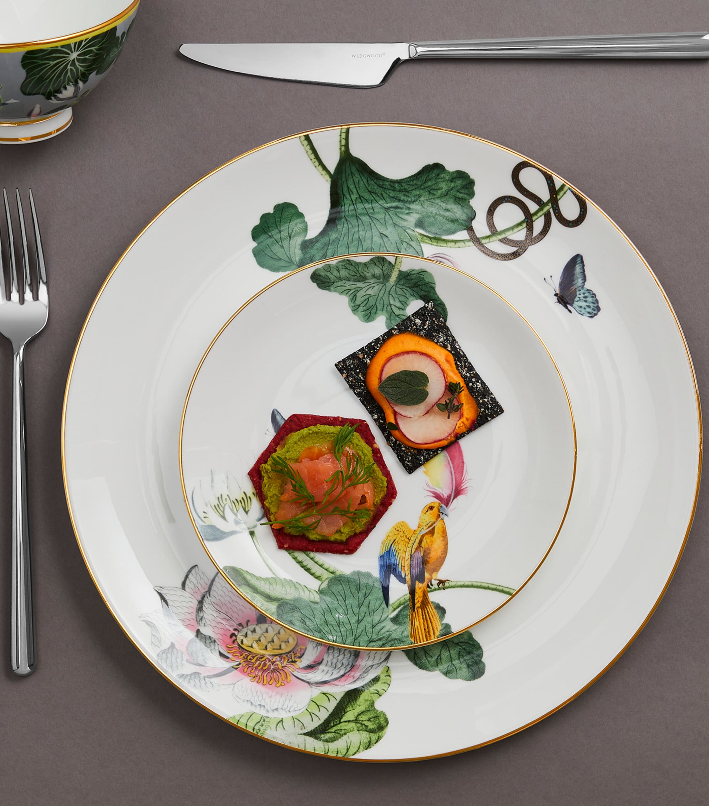 Wonderlust Waterlily Plate (27cm) MULTI Image 2