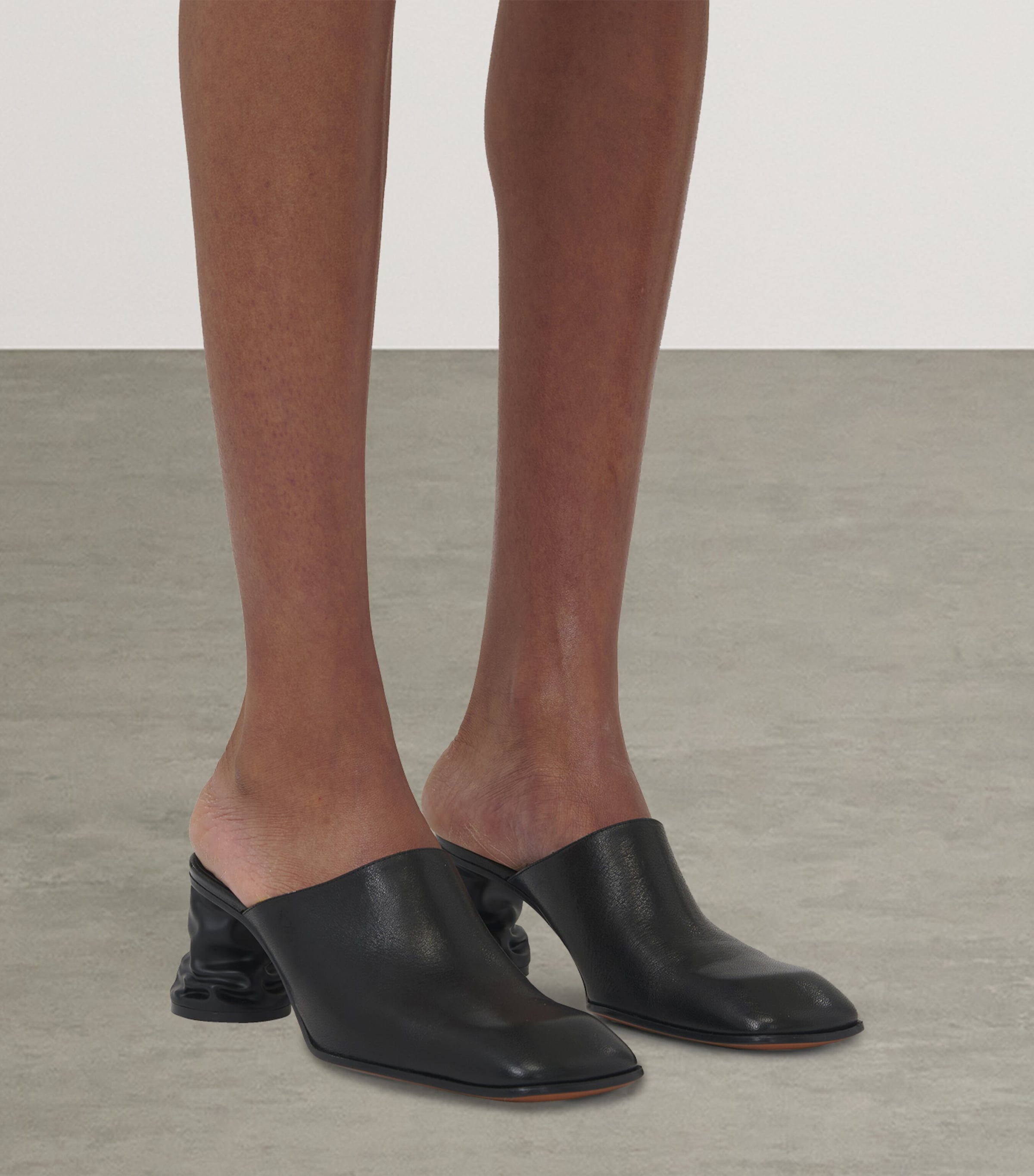 25SS new/alexander mcqueen バーディー70ルーシュミュール Mule Alexander McQueen Mules, Size 37 EU