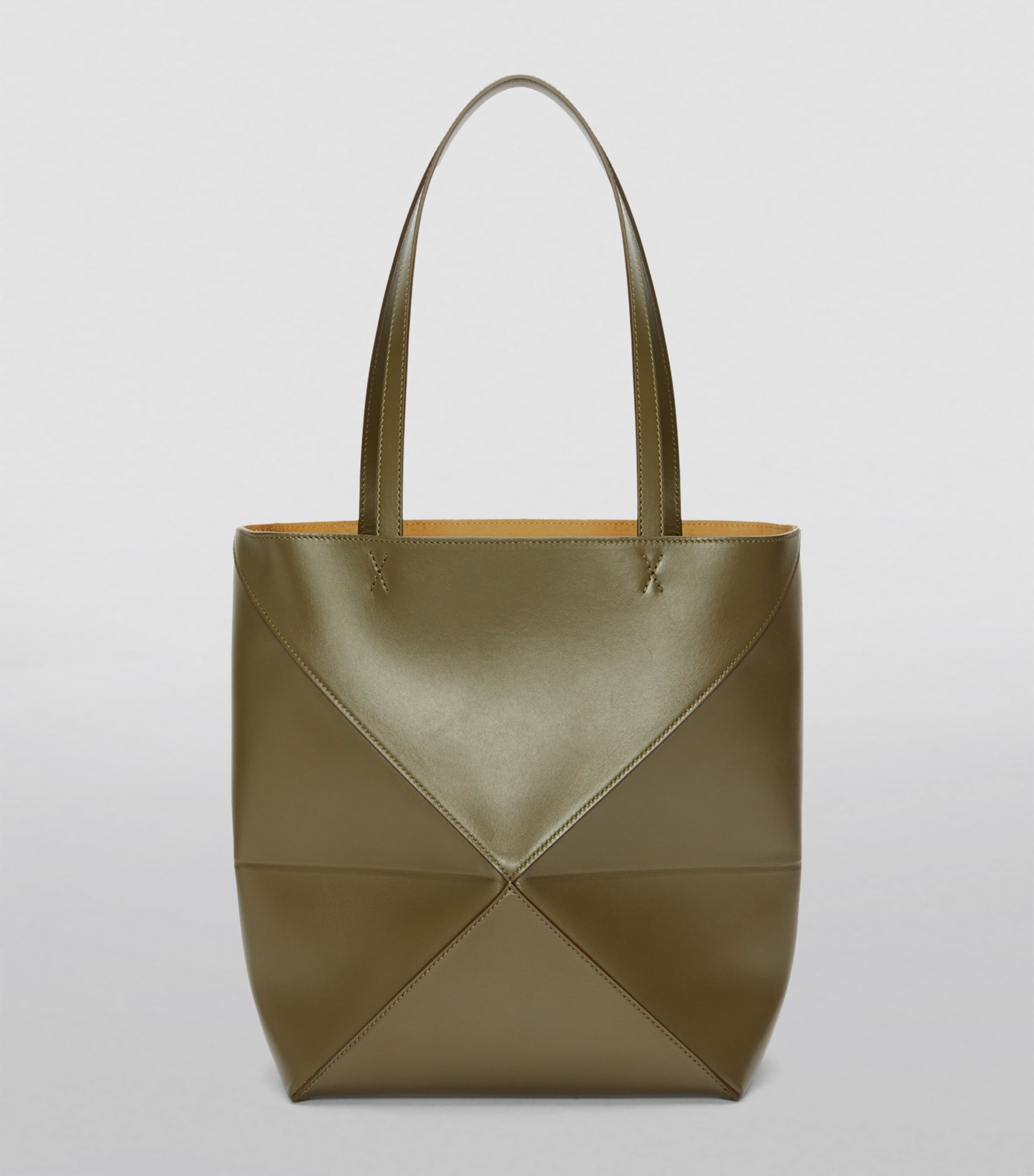 【国内発送】LOEWE トートバッグ Puzzle Fold leather tote LOEWE Medium Leather Puzzle Fold Tote Bag | Harrods US