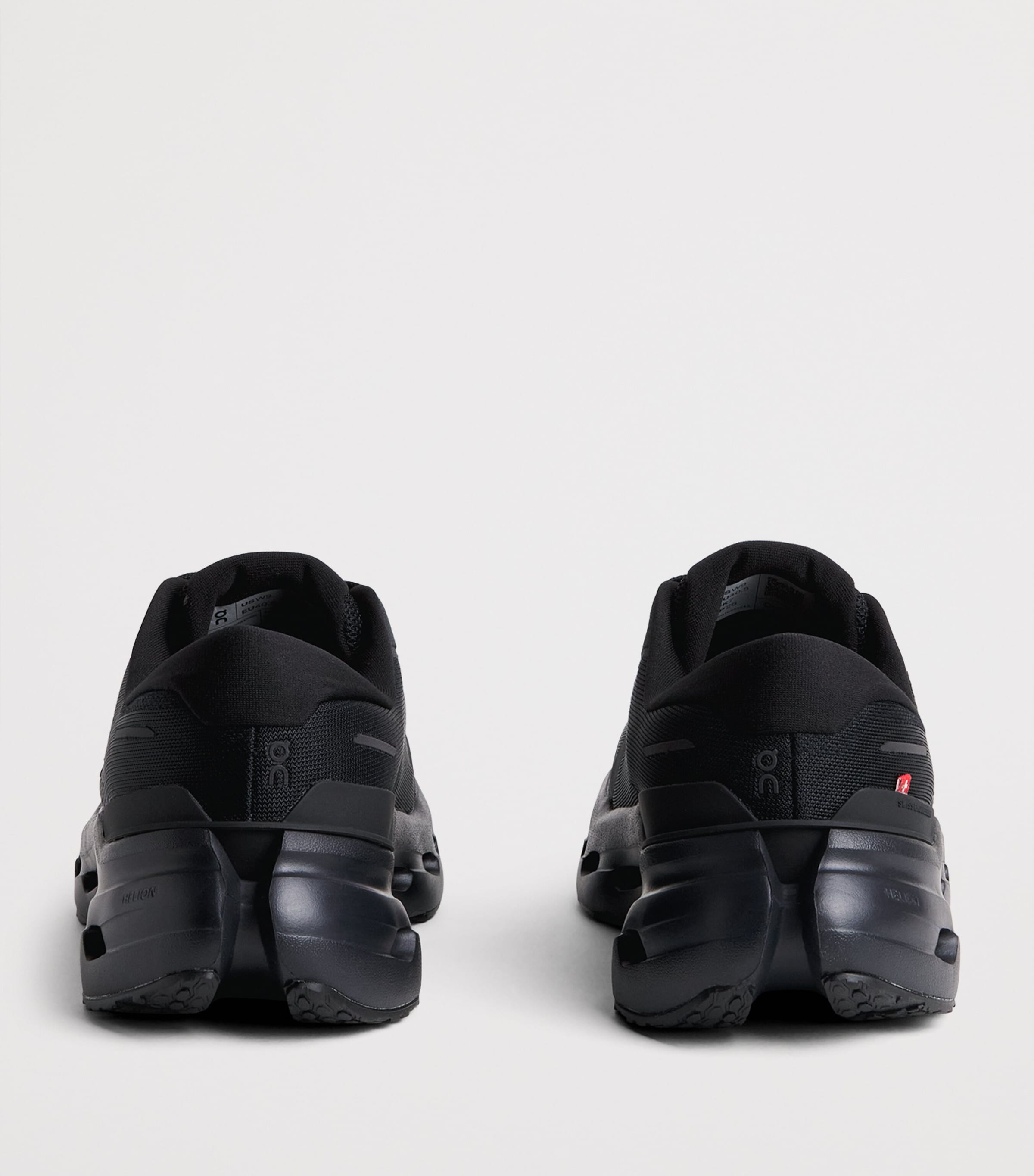 On Cloudrunner 3 Trainers Black / Black Image 5