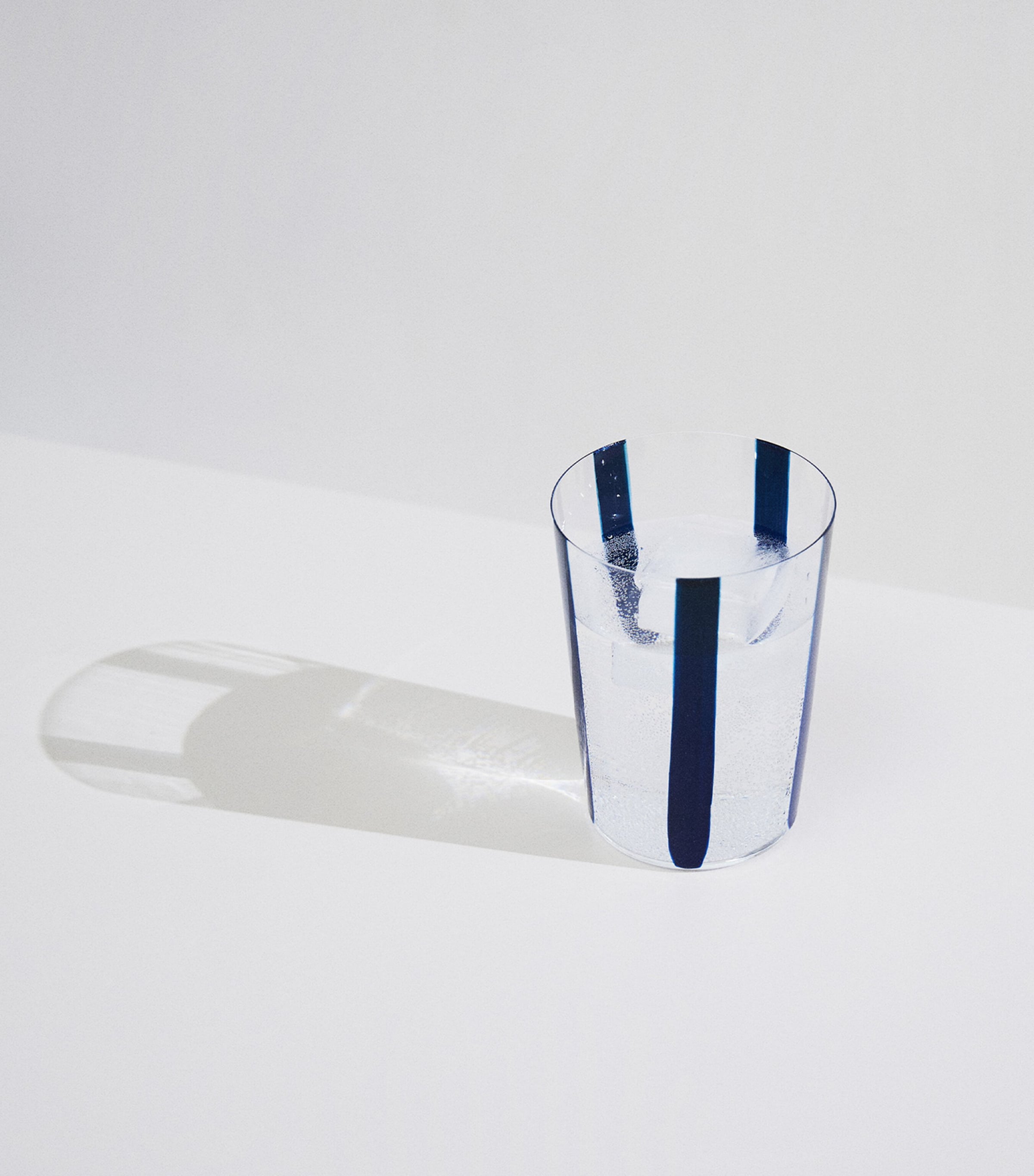 Set of 4 Nova Stripe Tumblers (500ml) NAVY / CLEAR Image 7