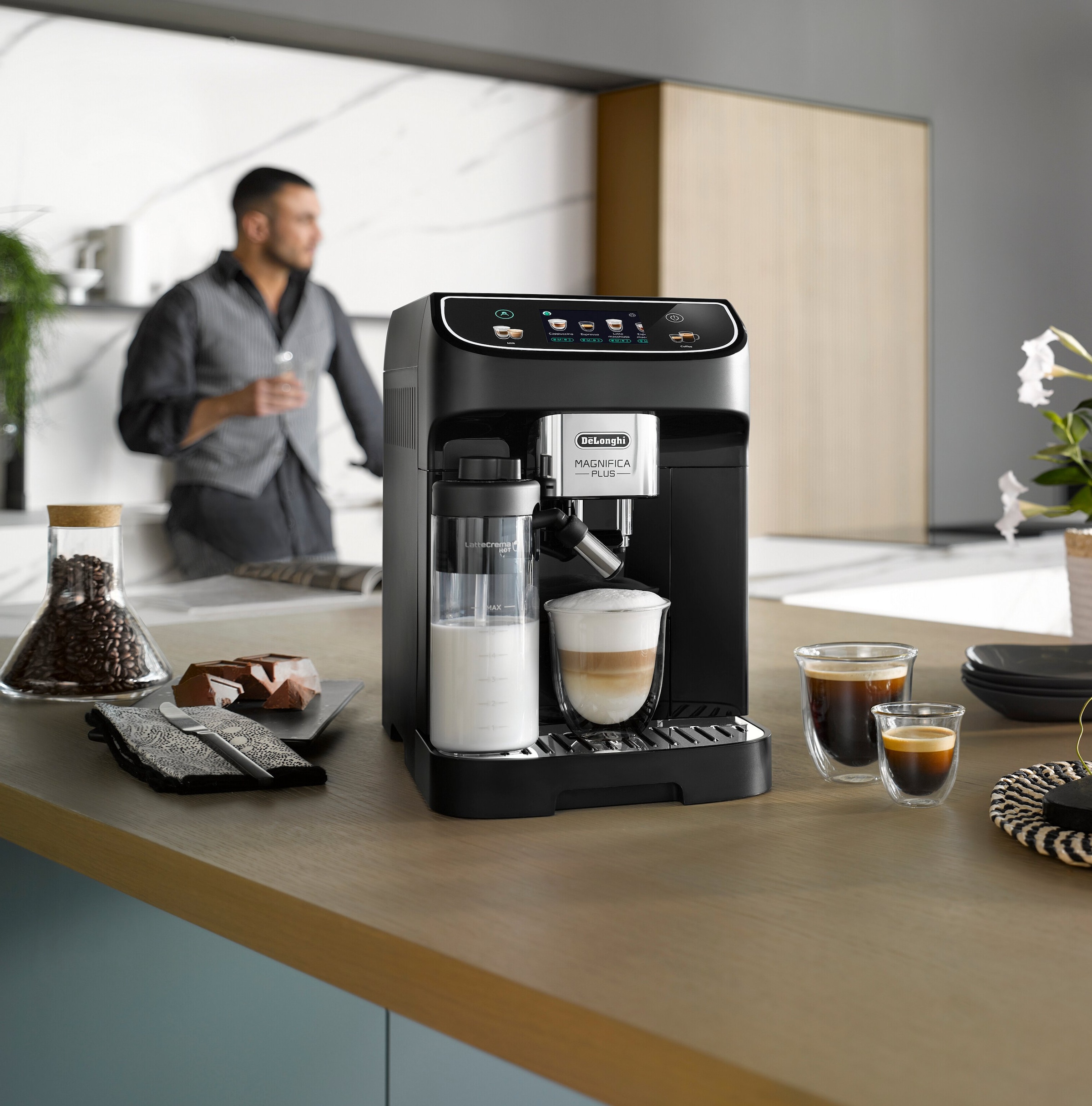 Magnifica Plus Coffee Machine BLACK Image 5