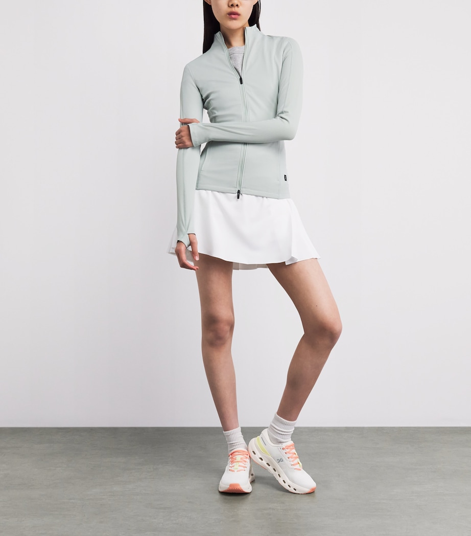 On Womens Cloudrunner 3 Trainers Ivory/dew Image 2