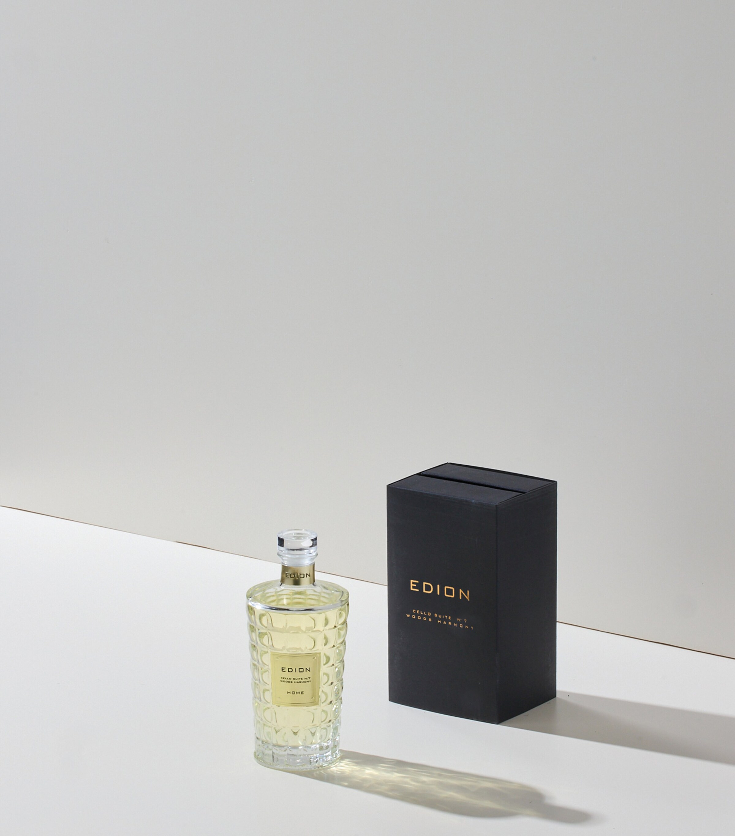 No.7 Cello Suite Wood Harmony Diffuser (300ml) CLEAR Image 2