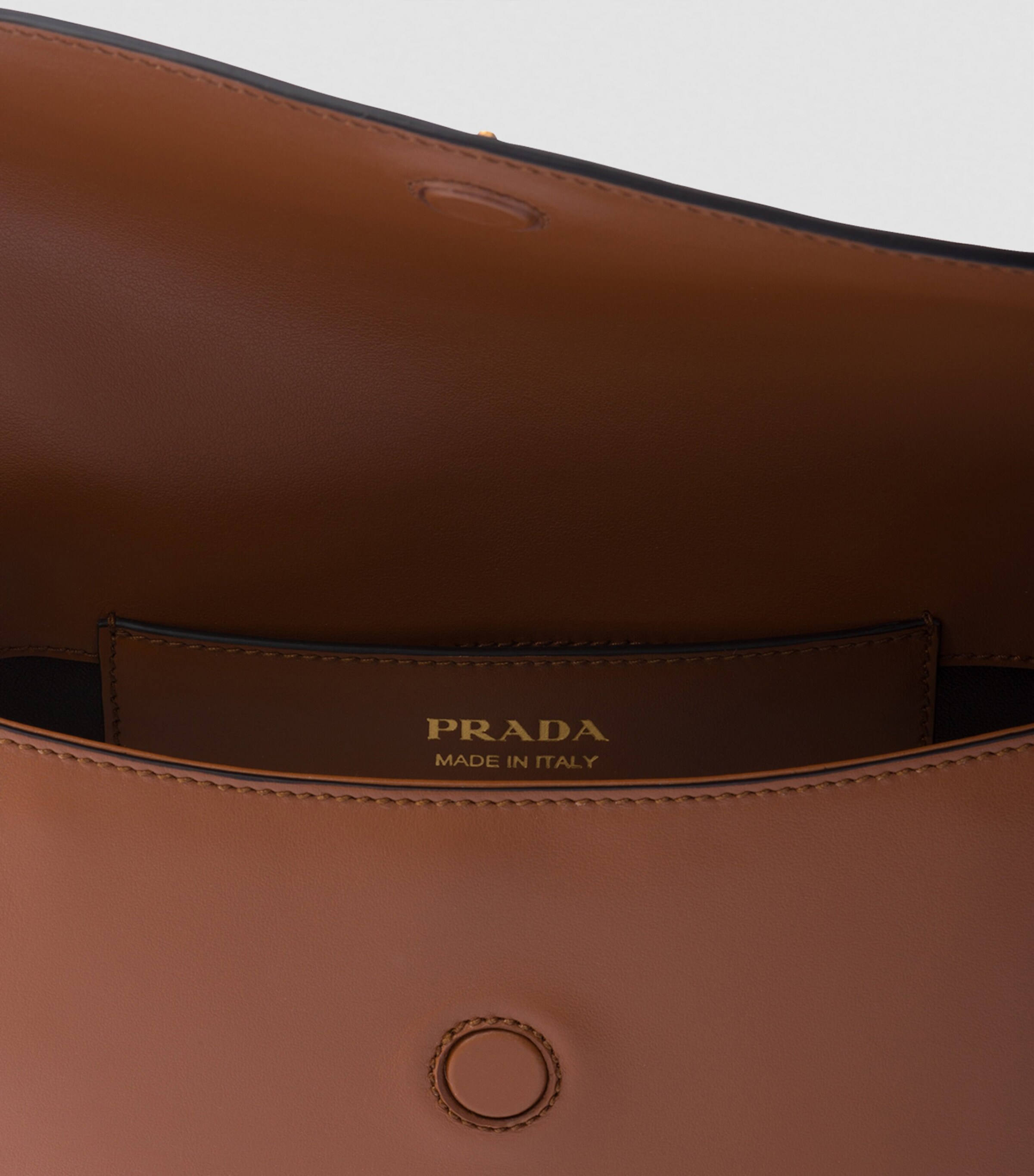 Leather Arqué Flap Shoulder Bag F0XUG Image 4