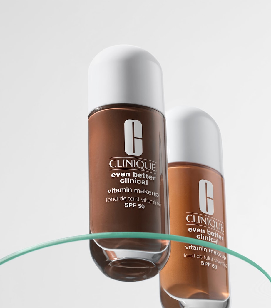 Even Better Foundation SPF 50 03 LC Image 4