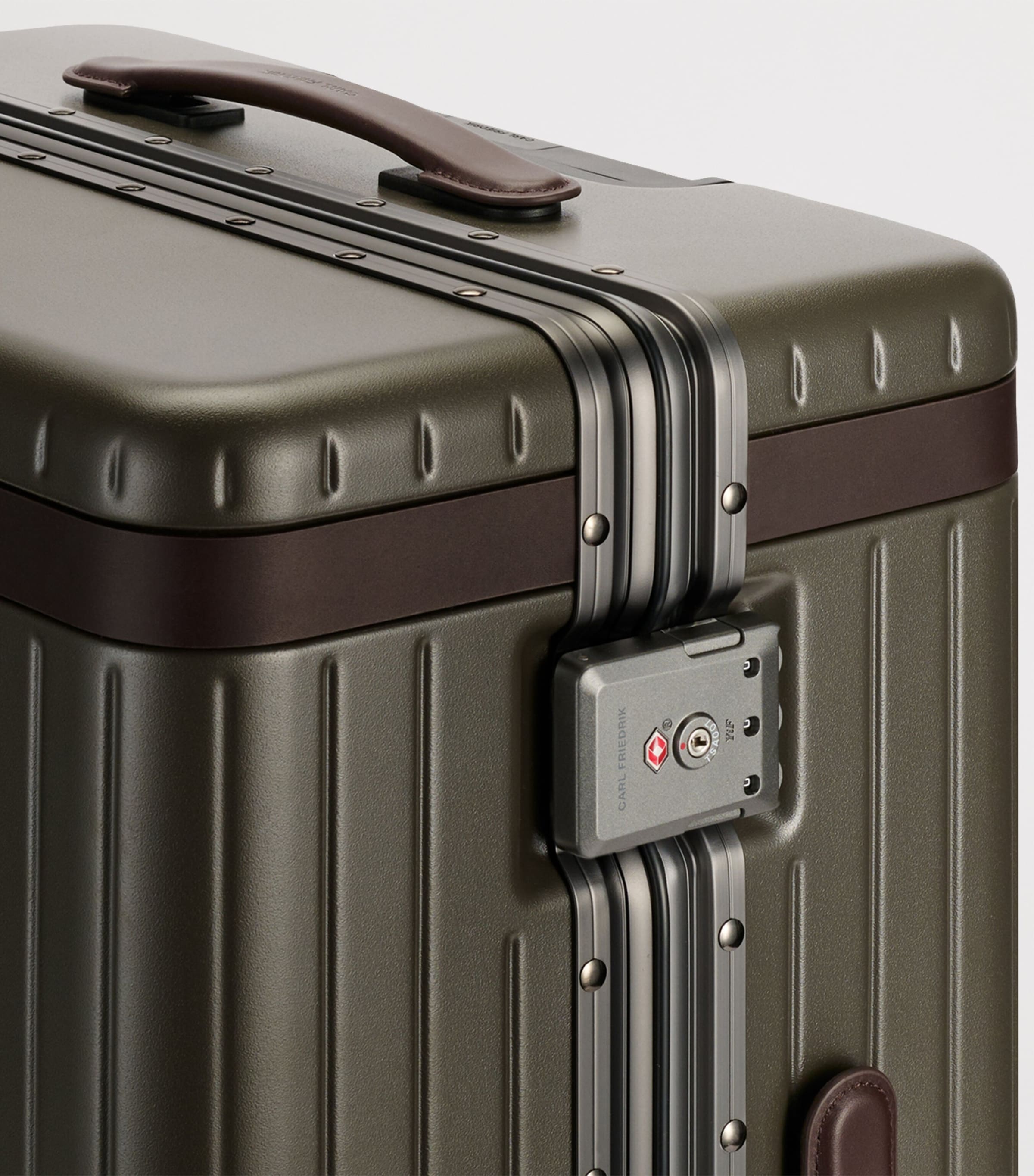 Carl Friedrik The Check-In Suitcase (65cm) Olive Image 7