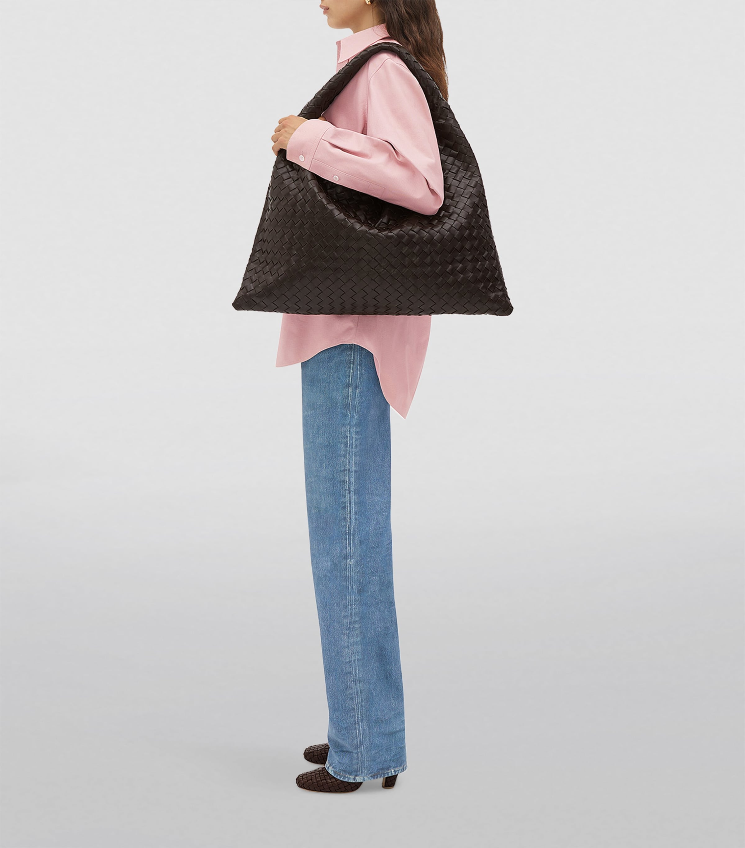 Bottega Veneta Large Leather Hop Shoulder Bag | Harrods SA