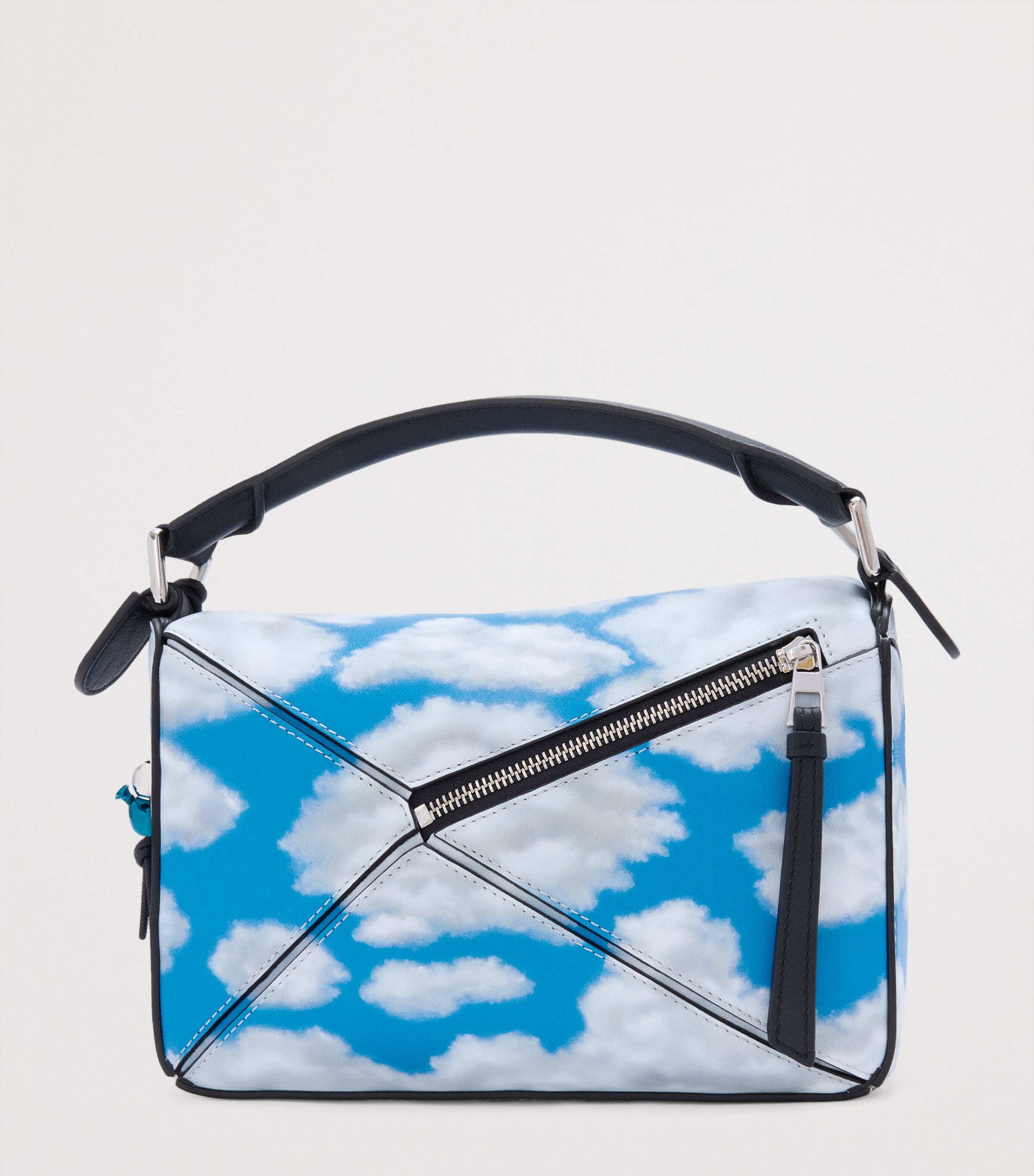 限定生産【LOEWE】Puzzle10 (04) Cloud Loewe Releases Puzzle Bag Collection for 10th Anniversary