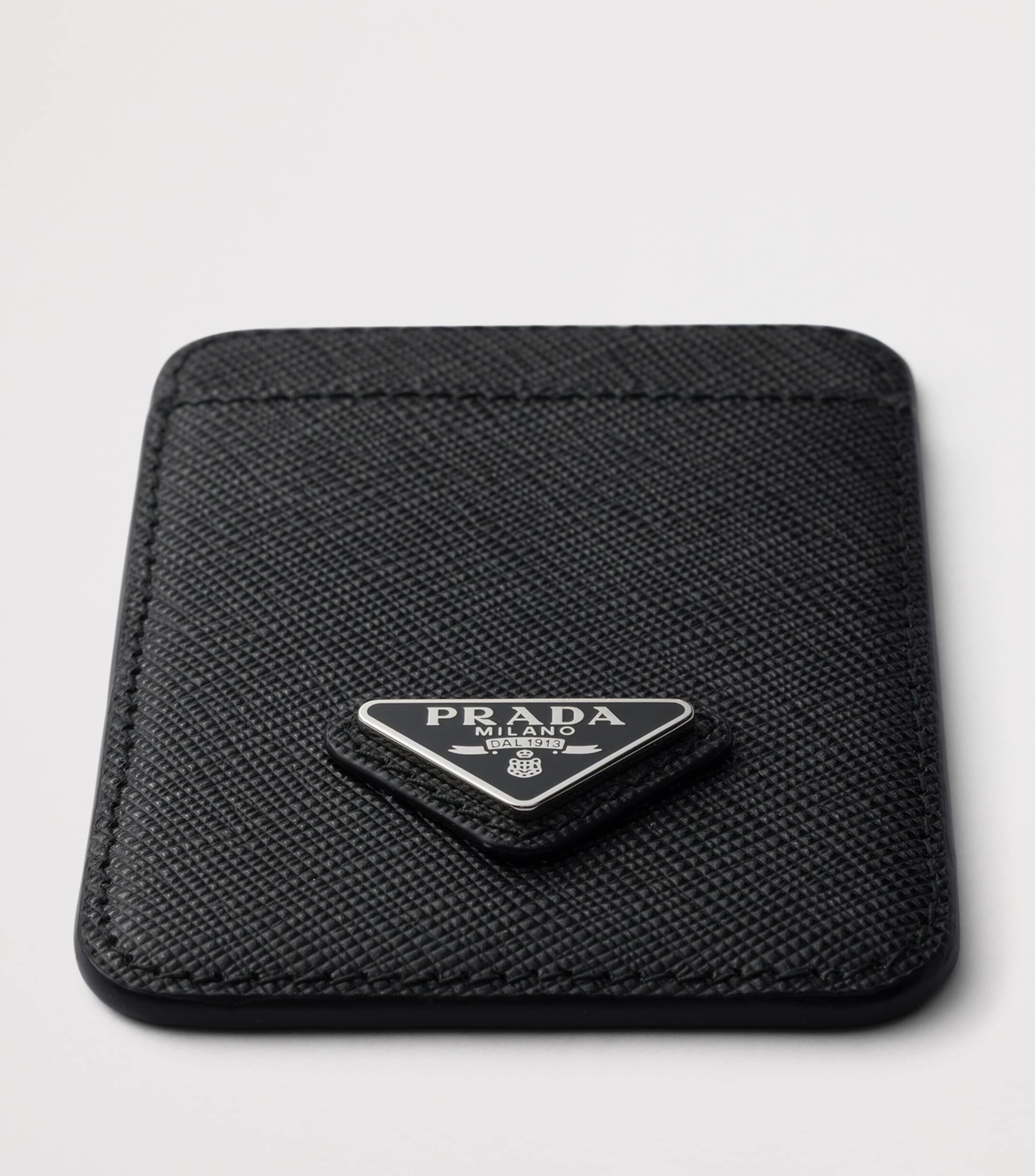 PRADA 사피아노 가죽 트라이앵글 맥세이프 카드 홀더