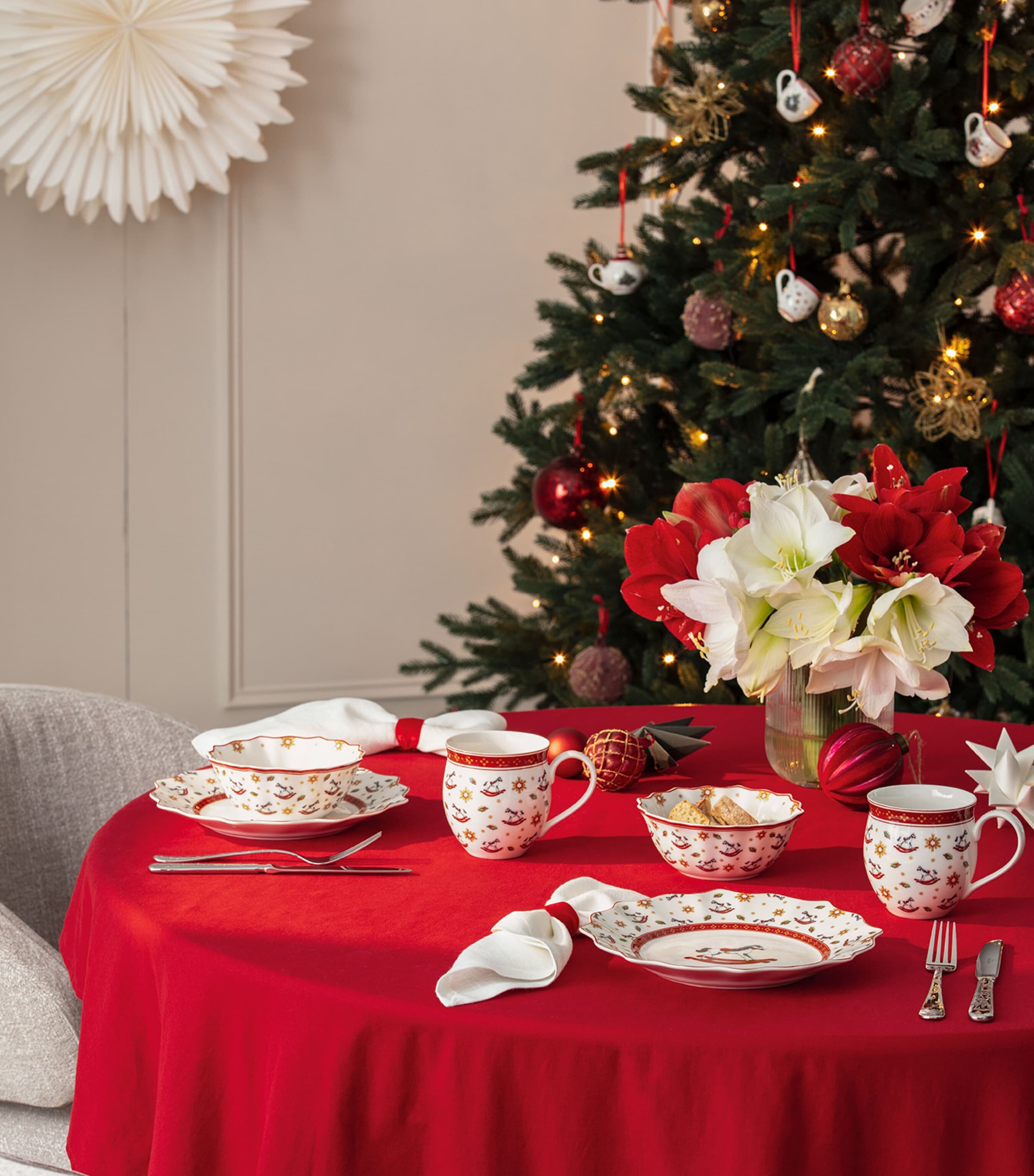 Porcelain Toy's Delight Anniversary Mugs (Set of 4) MULTI Image 3