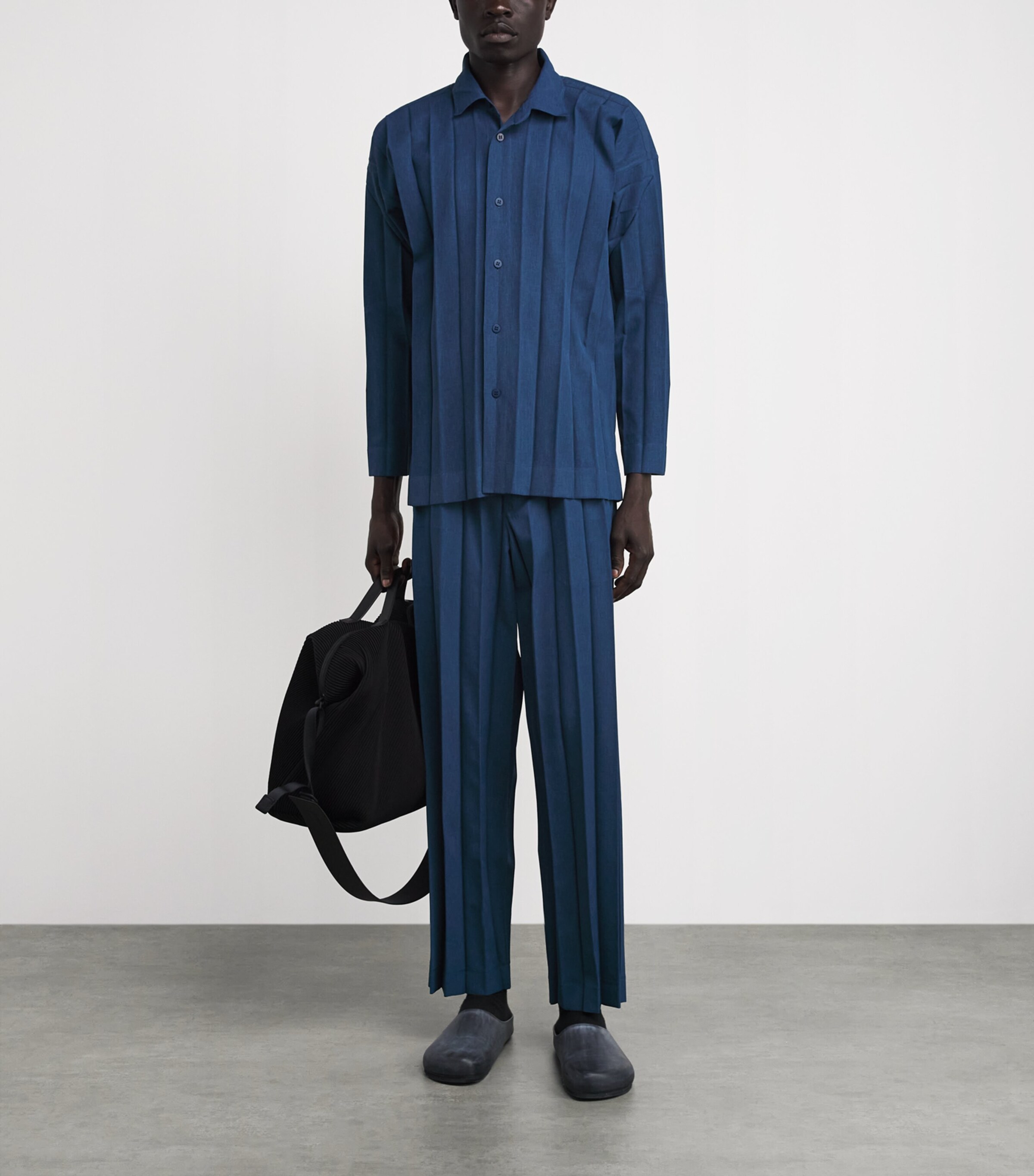 Homme Plissé Issey Miyake Mens Edge Pleat Straight Trousers Navy Image 2