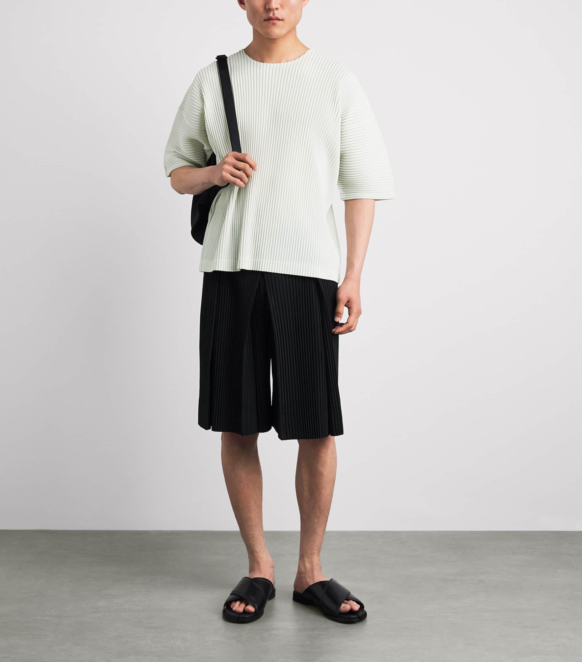 Homme Plissé Issey Miyake Mens Pleated Short-Sleeve T-Shirt Duomo Green Image 2