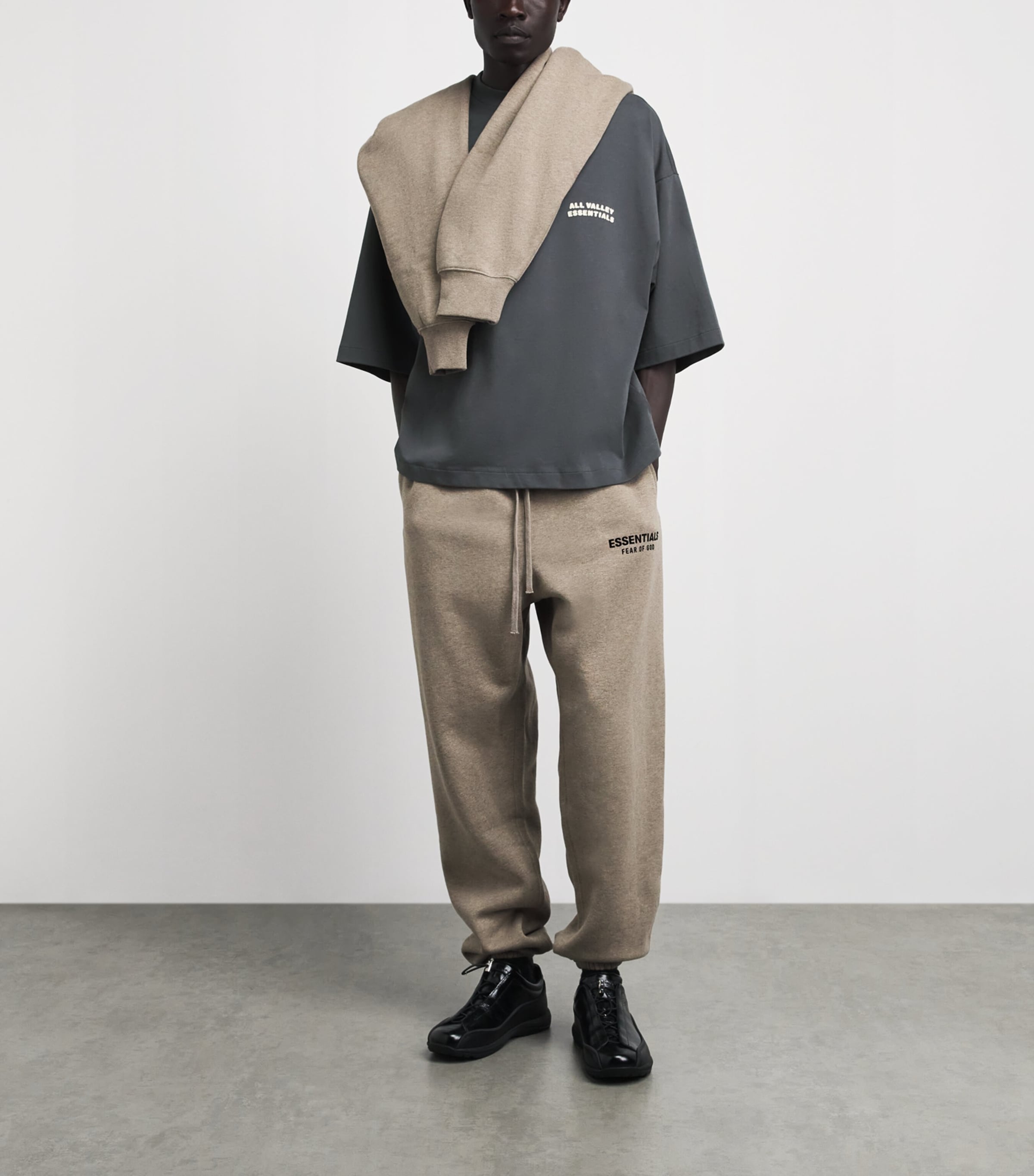 FEAR OF GOD ESSENTIALS Mens Cotton Boxy Merch T-Shirt Iron Grey Image 2
