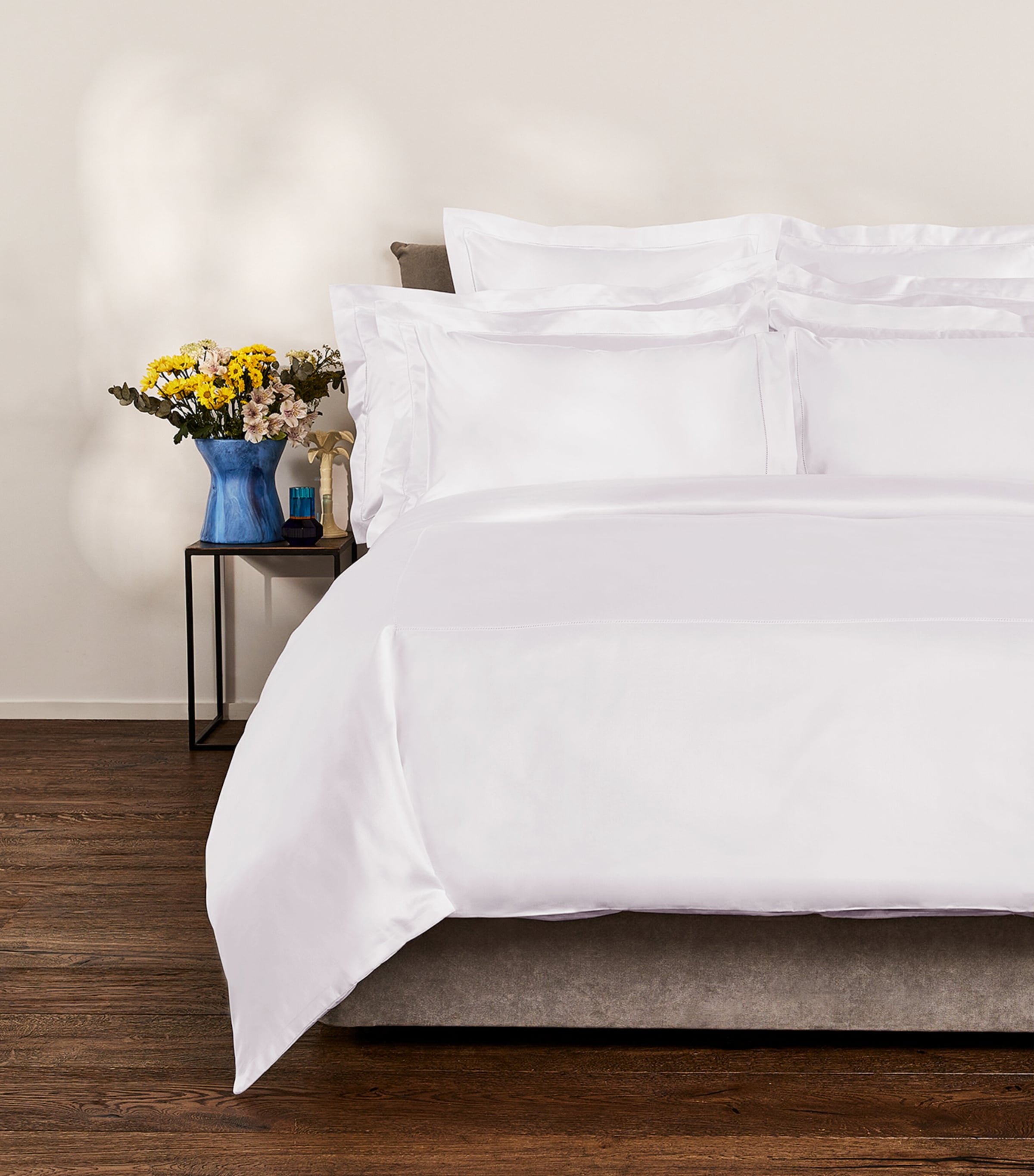 Peter Reed Wycollar Super King Duvet Cover In White