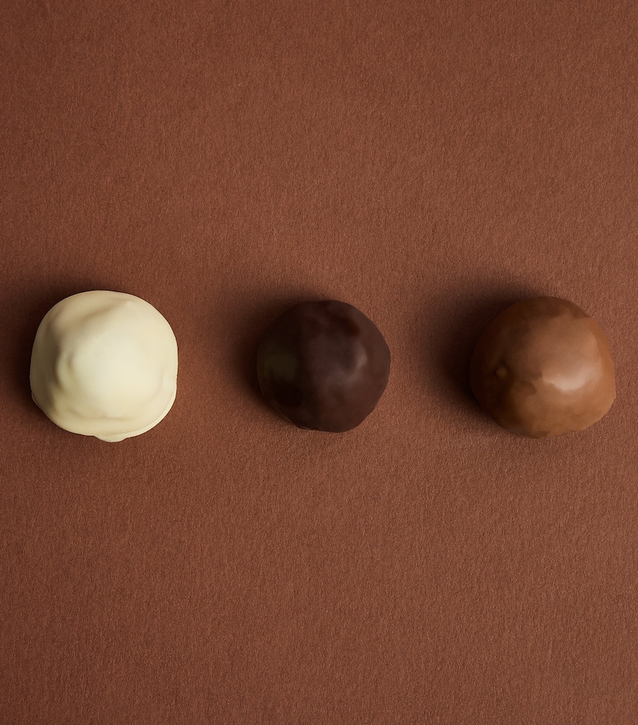 Harrods Chocolate Fig Selection Box (230g) Image 2