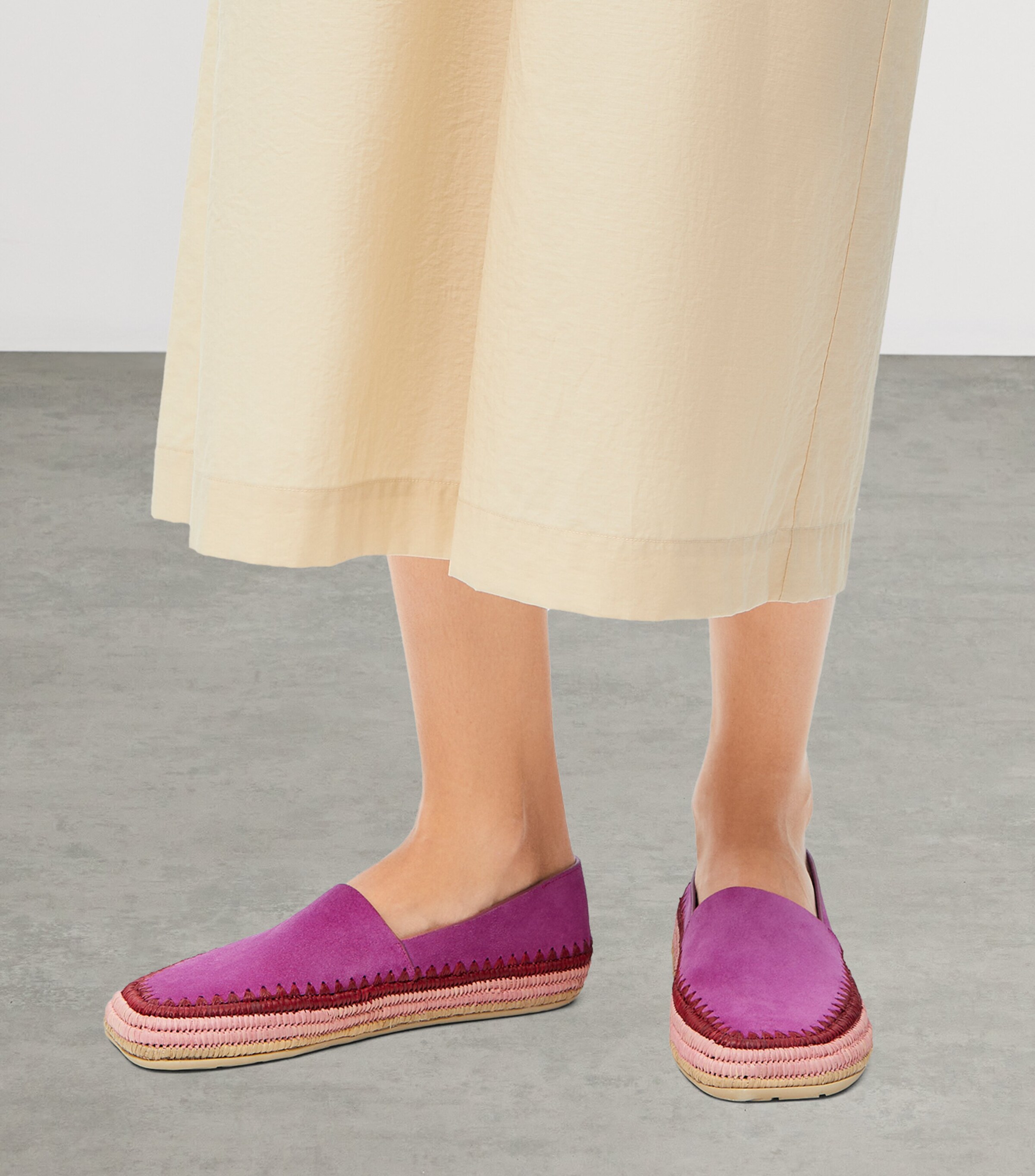 VIP【関税送料無料】希少 Loewe Paula's Ibiza Rio slipper LOEWE Pink x Paula's Ibiza Suede Raffia-Trim Rio Slippers