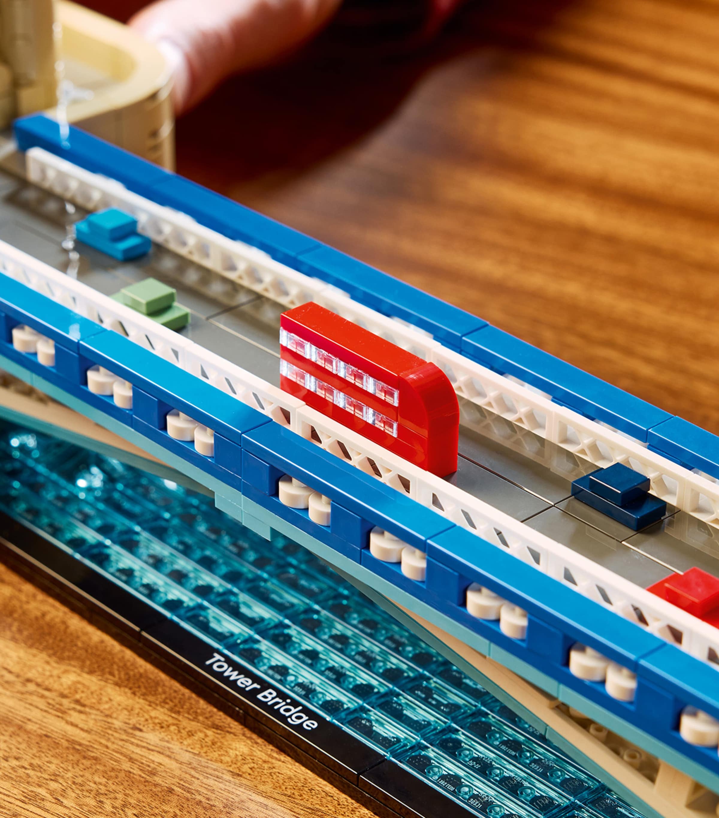 Lego Architecture Tower Bridge 21067 Image 8