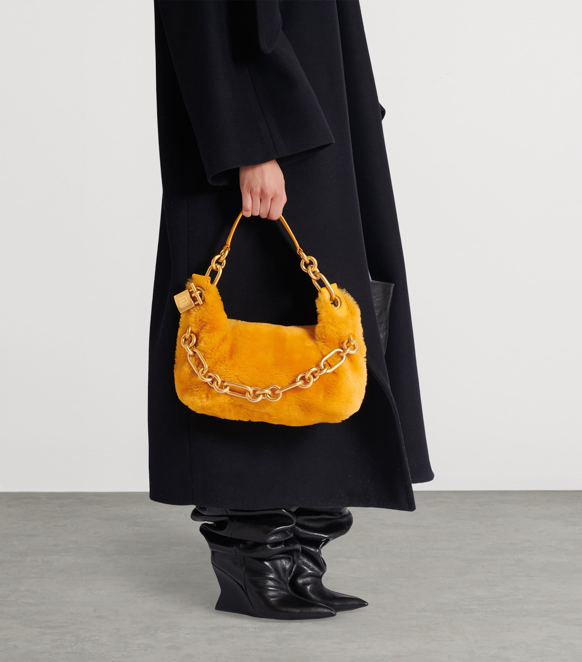 Medium Shearling Sync Shoulder Bag 1GF MUSTARD Image 7