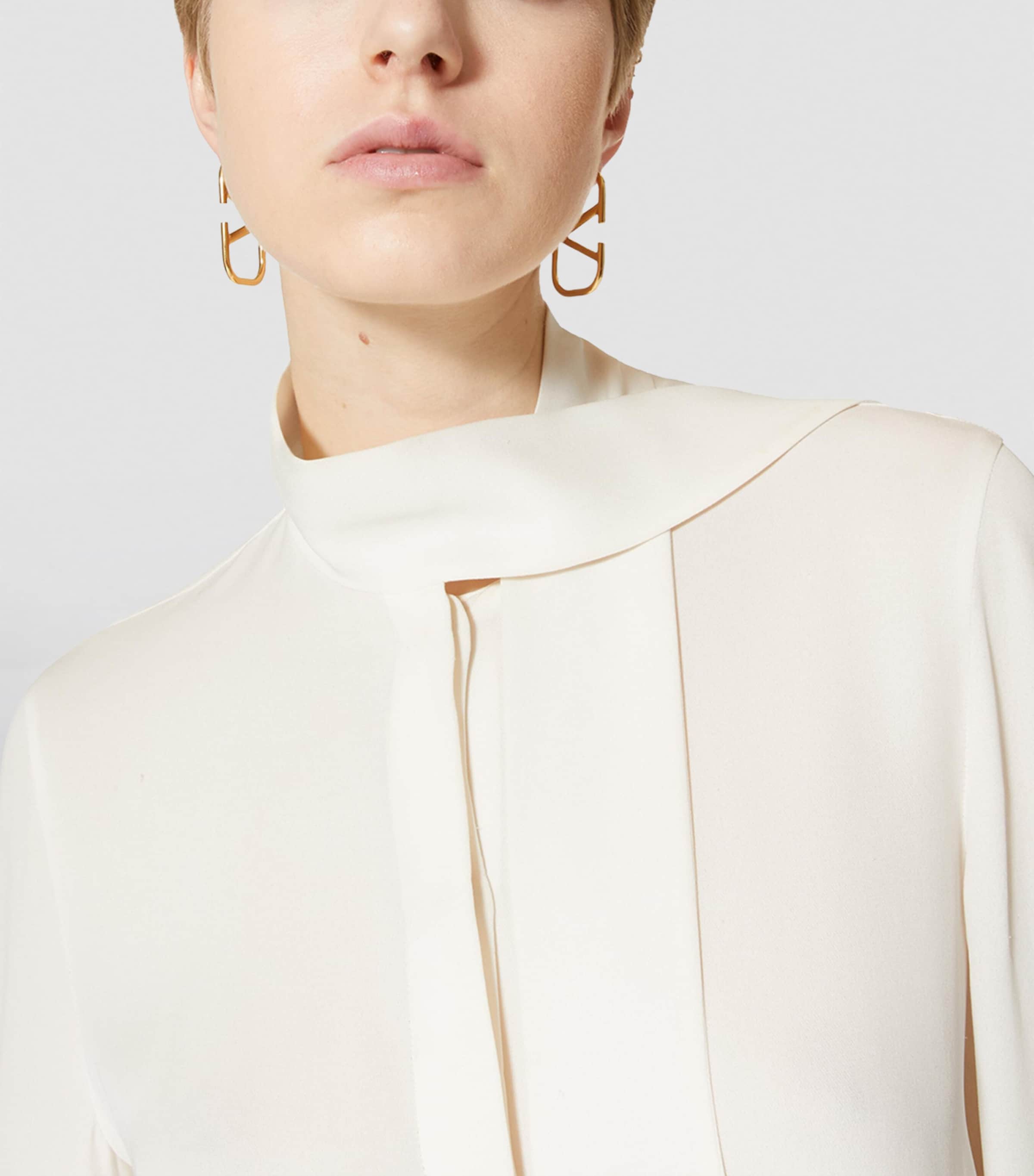 VLOGO Stud Earrings CS4 Image 4