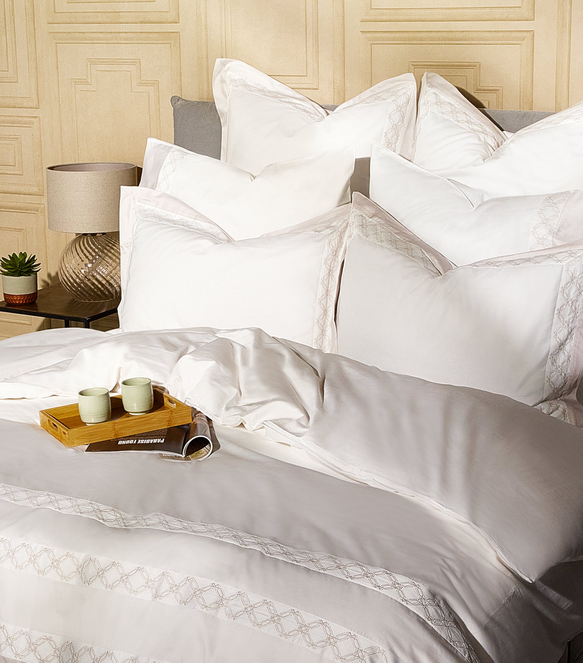 Harrods of London Beaufort Oxford Pillowcase Pair (50cm x 75cm) While/pale Grey Image 3