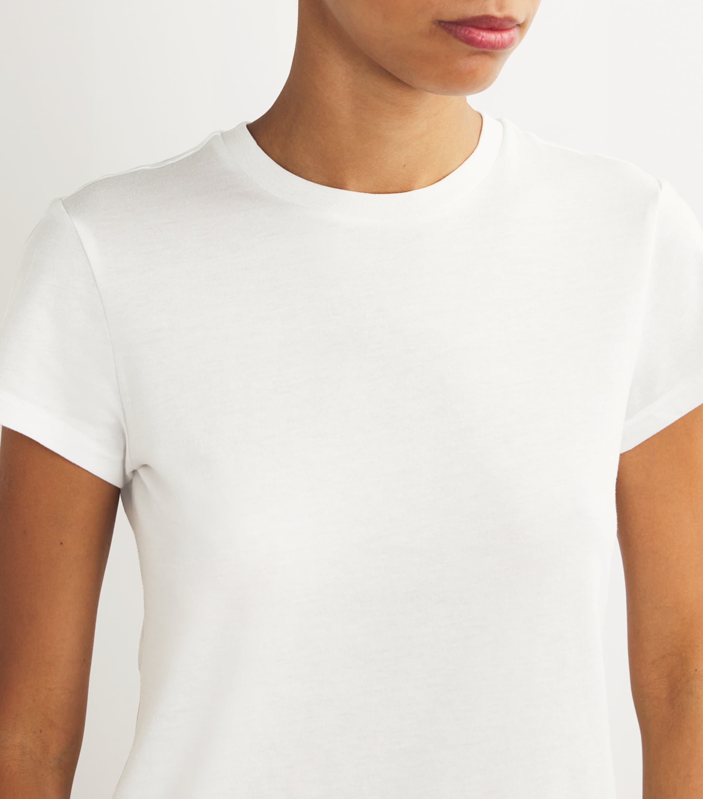 SKIMS ホワイトTシャツ Skims Cotton-Blend Shrunken T-Shirt | Harrods US