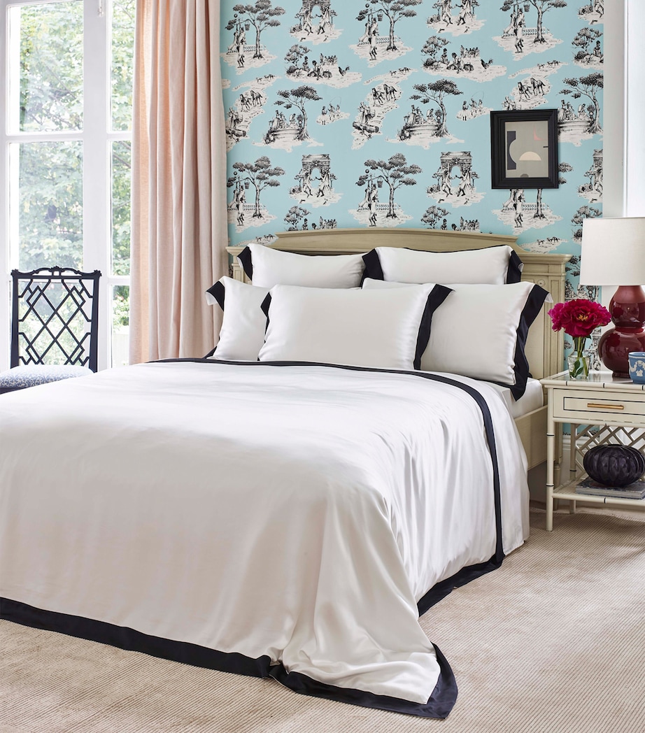 Silk Super King Flat Sheet (280cm x 310cm) IVORY & BLACK Image 2